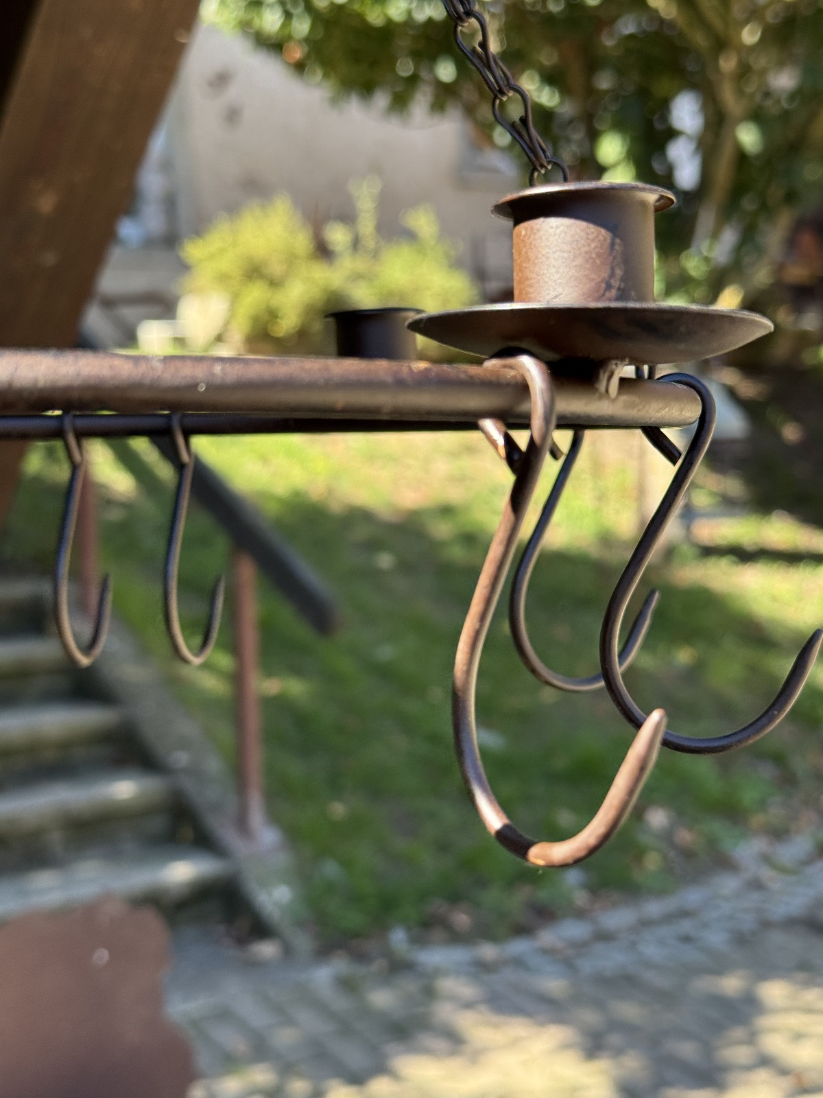 Metall Kronleuchter für 4 Stabkerzen mit 8 Haken an Kette - Durchmesser 30 cm