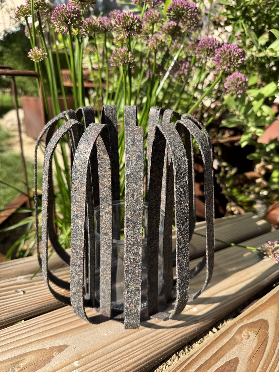 Metall Windlicht Streifen-Look mit Glas Antik Finish - Höhe 23 cm