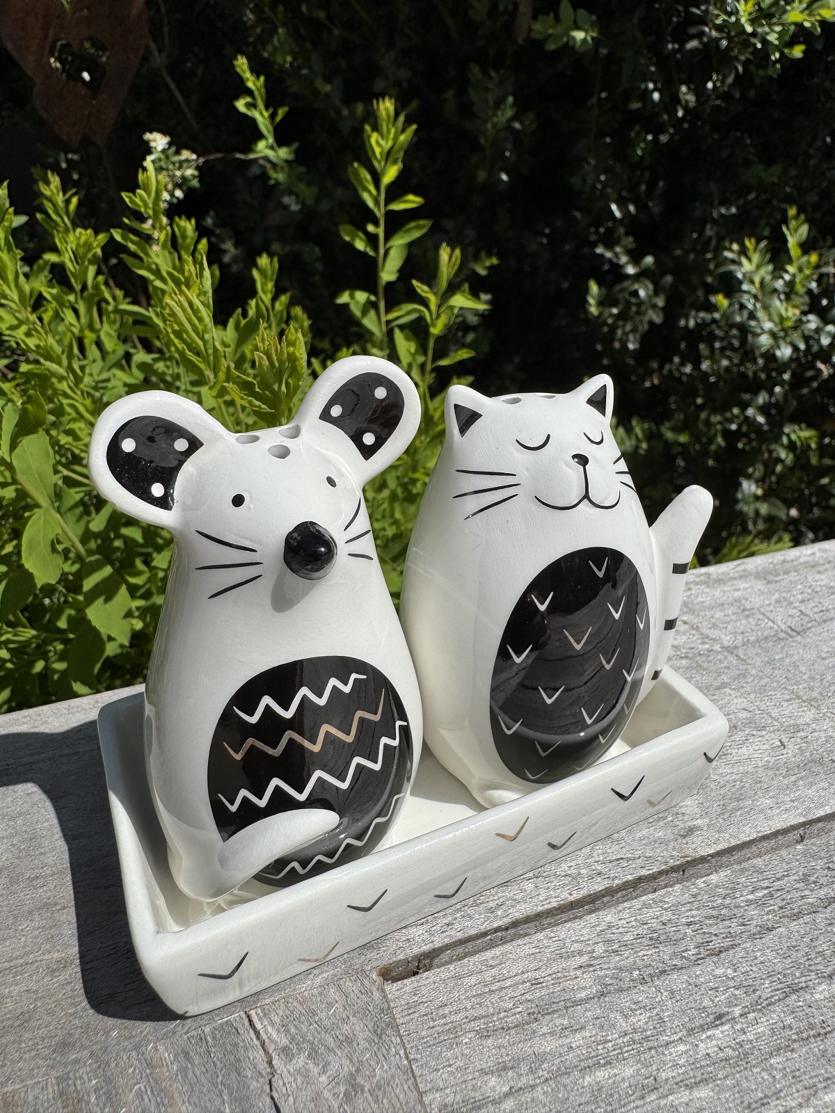 Katze & Maus Salz/Pfefferstreuer auf Schale