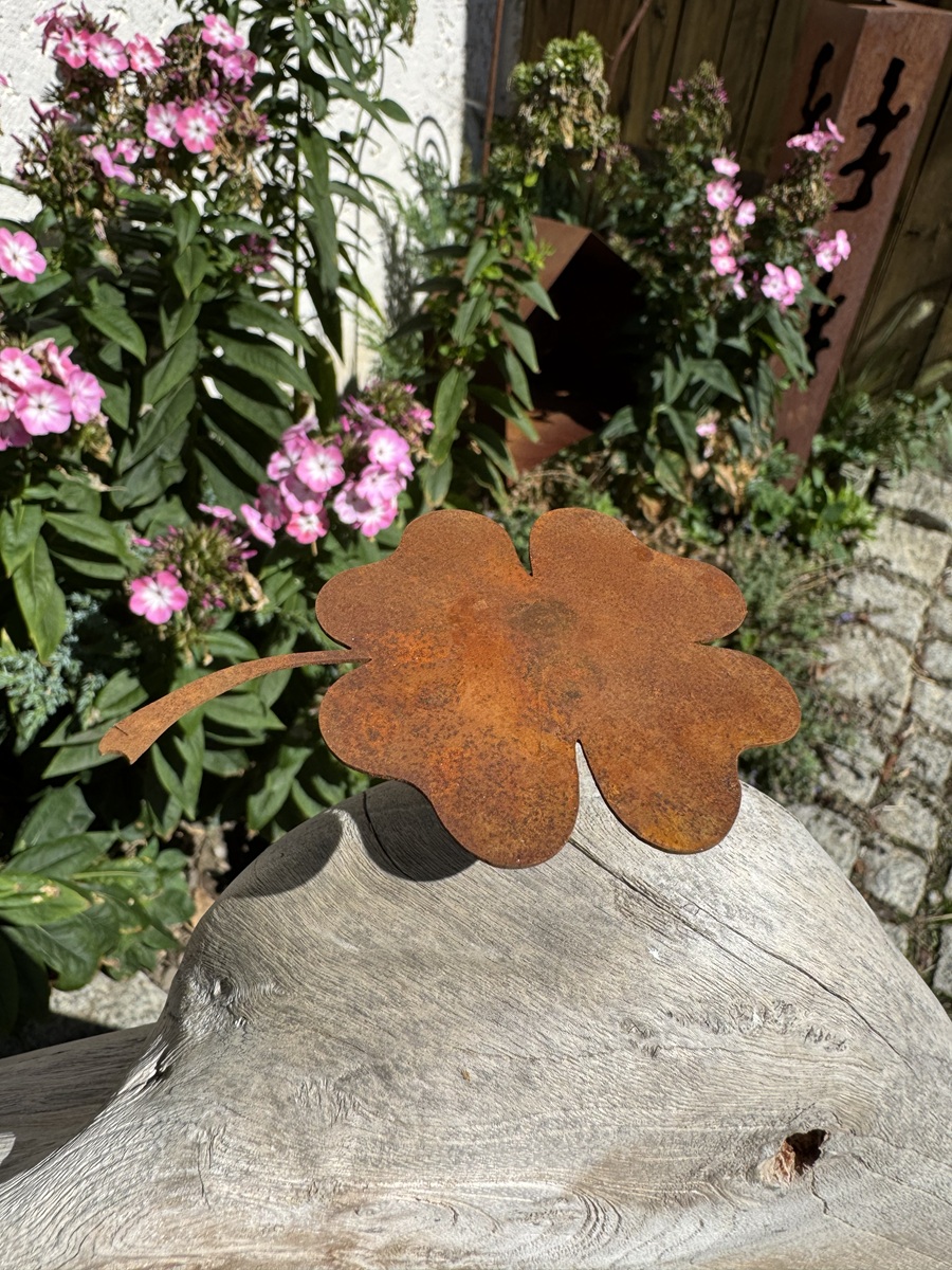 Edelrost Kleeblatt mit Schraube an der Rückseite - Länge 9 cm