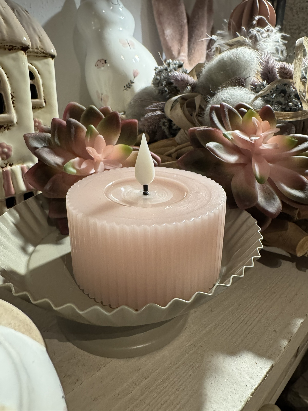 Echtwachs LED Maxi Teelicht rosa mit Rillenmuster / Timer  - Durchmesser 7 cm