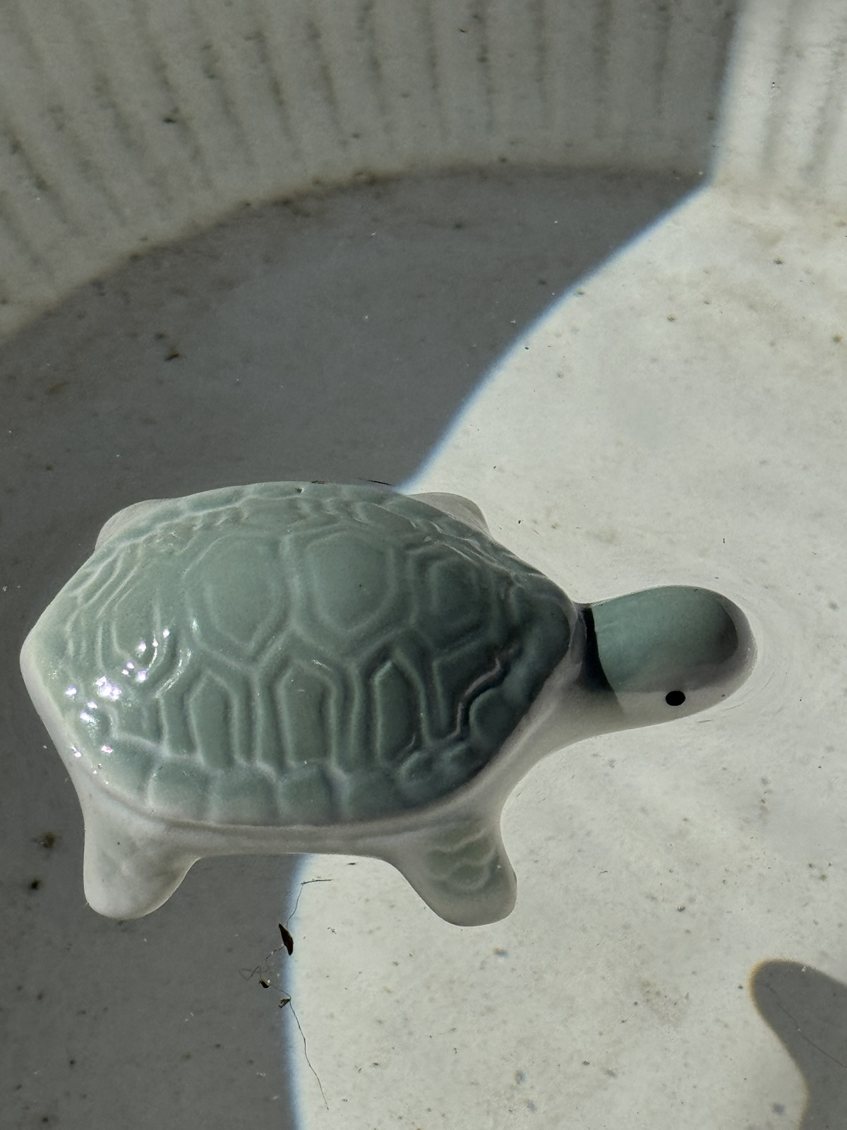 Keramik Schwimmfigur Schildkröte groß  - Höhe 4,5 cm