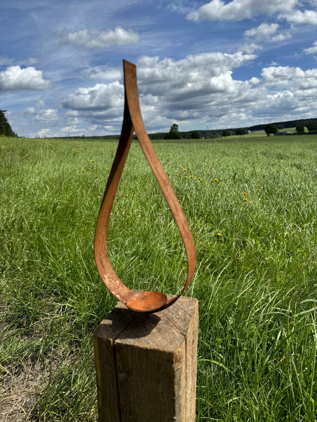Edelrost Flamme groß offene Form mit Kerzenteller und Schraube - Höhe 31 cm