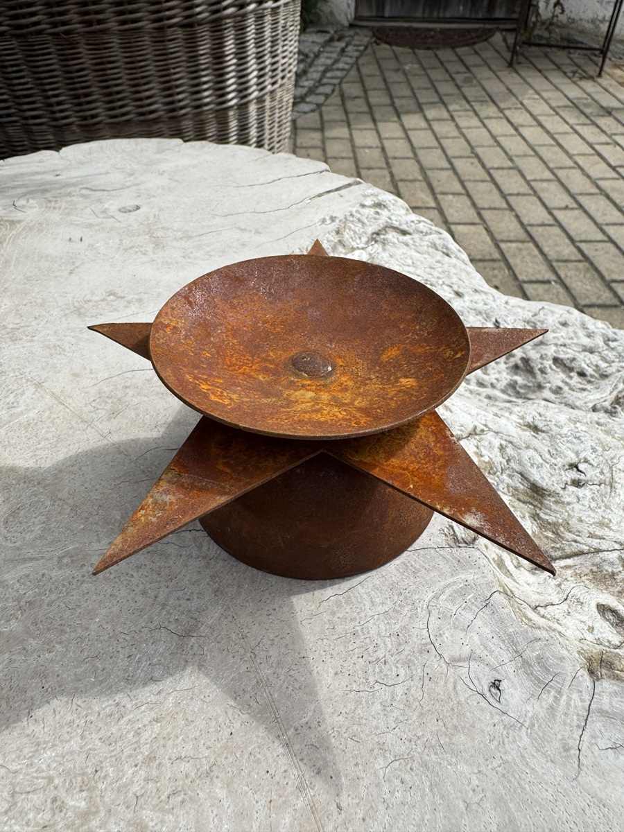 Edelrost Stern Ø 15 cm mit Halbkugelschale auf Bodenplatte (beidseitig dekorierbar)