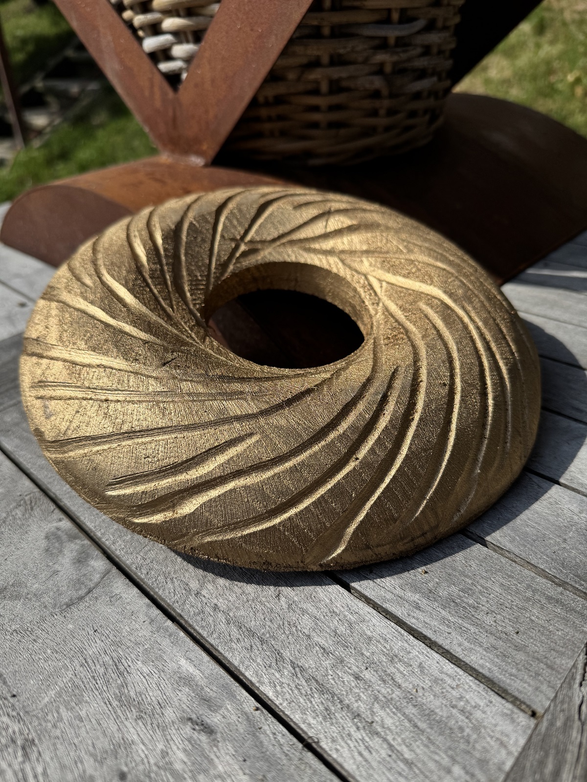 Holz Kranz gold klein mit Rillenmuster - Durchmesser ca. 25 cm
