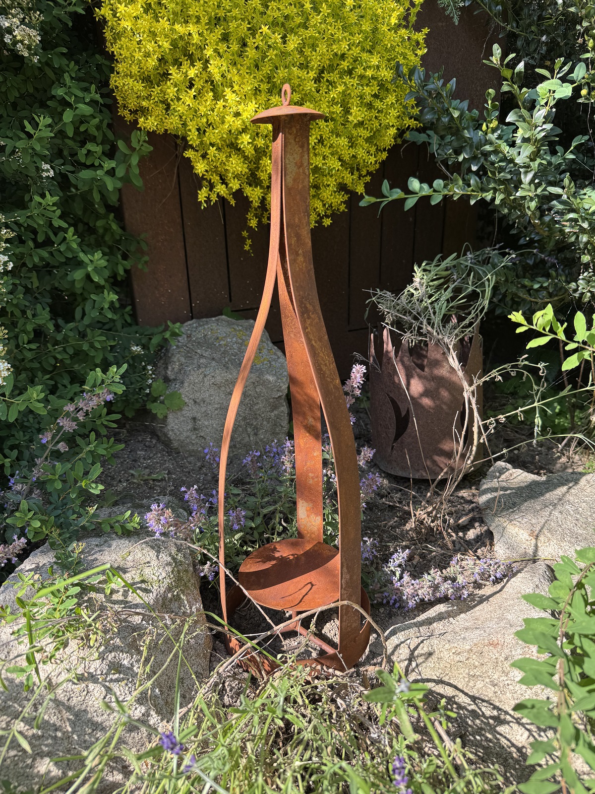 Edelrost Deko-Ständer mit Standring und Abstellplatte - Höhe 50 cm
