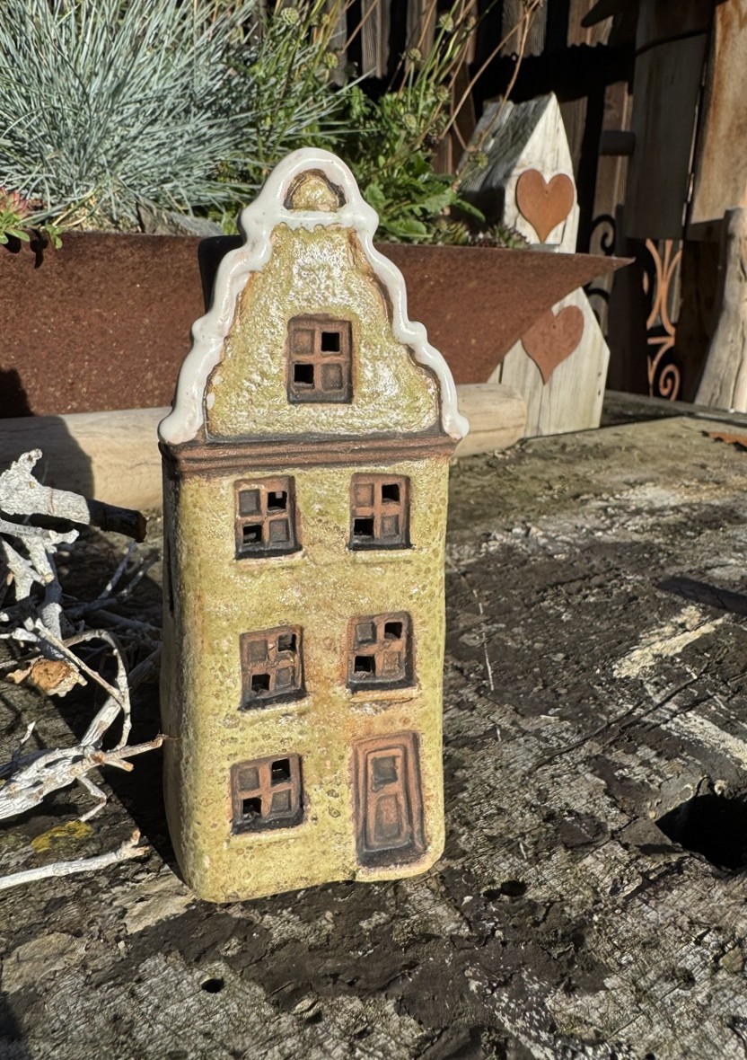 Keramik Stadthäuschen Grünton ( 1 )  - Höhe ca. 16 cm