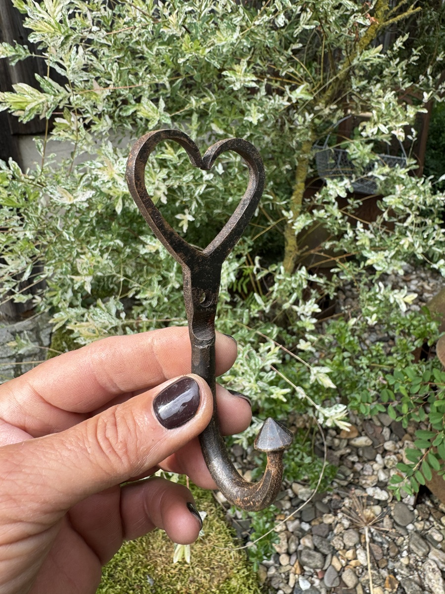 Eisen Haken mit Herz - Höhe ca. 10 cm