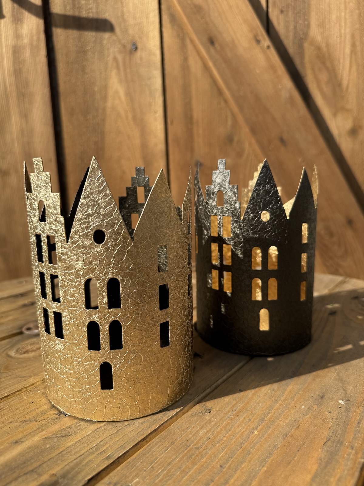 Windlicht Haus goldfarben groß - Höhe 15 cm