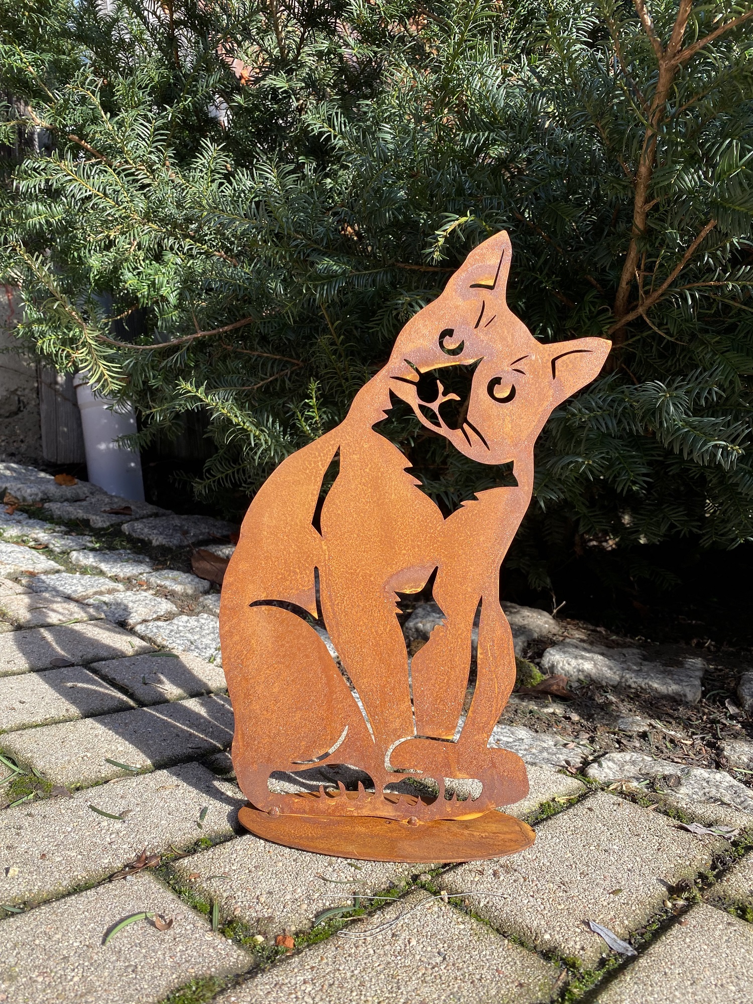 Edelrost Katze Leonie sitzend auf Bodenplatte - Höhe 35 cm