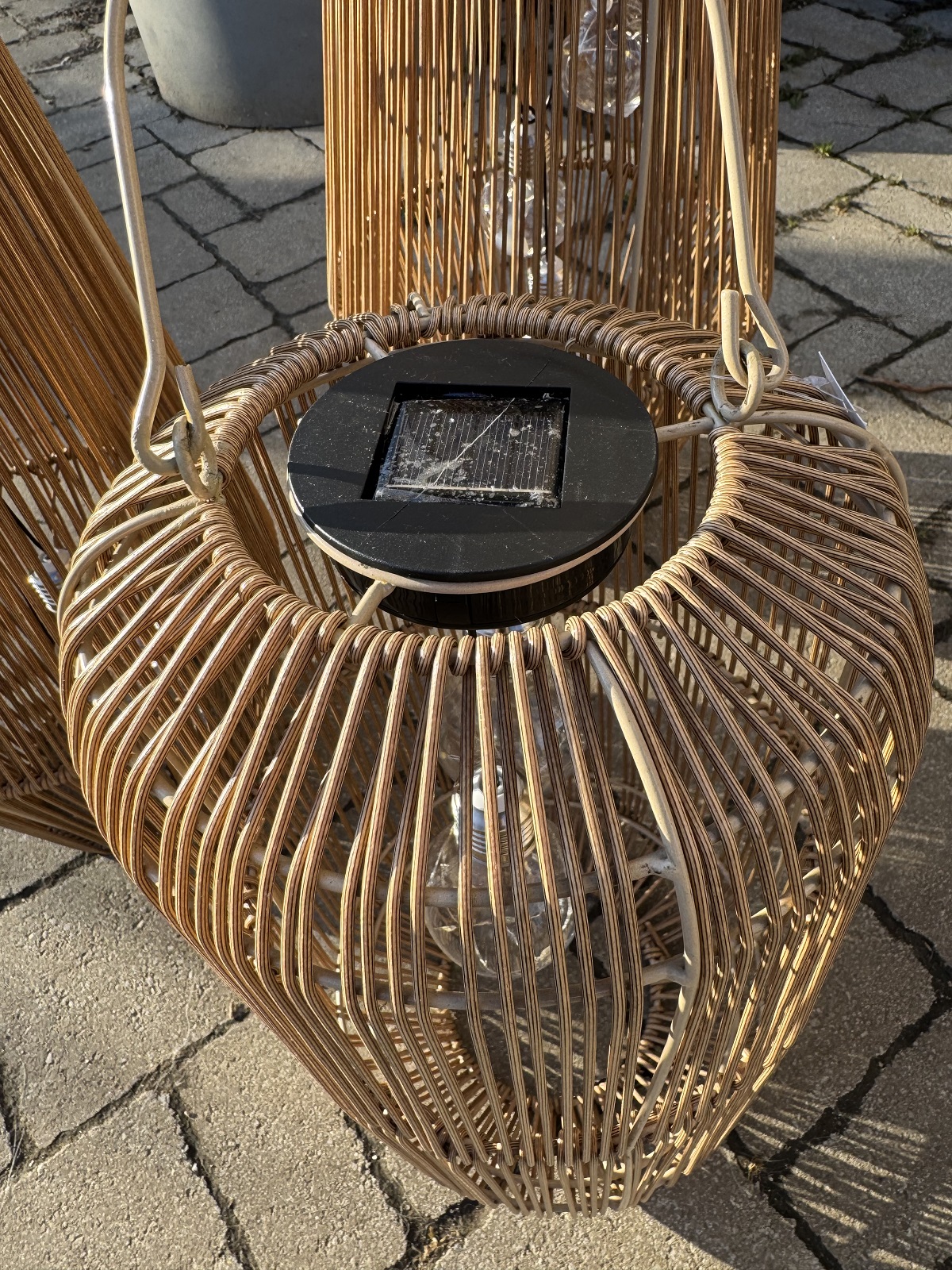 Outdoor Laterne runde Form groß mit 3 Solar Birnen - Höhe 60 cm