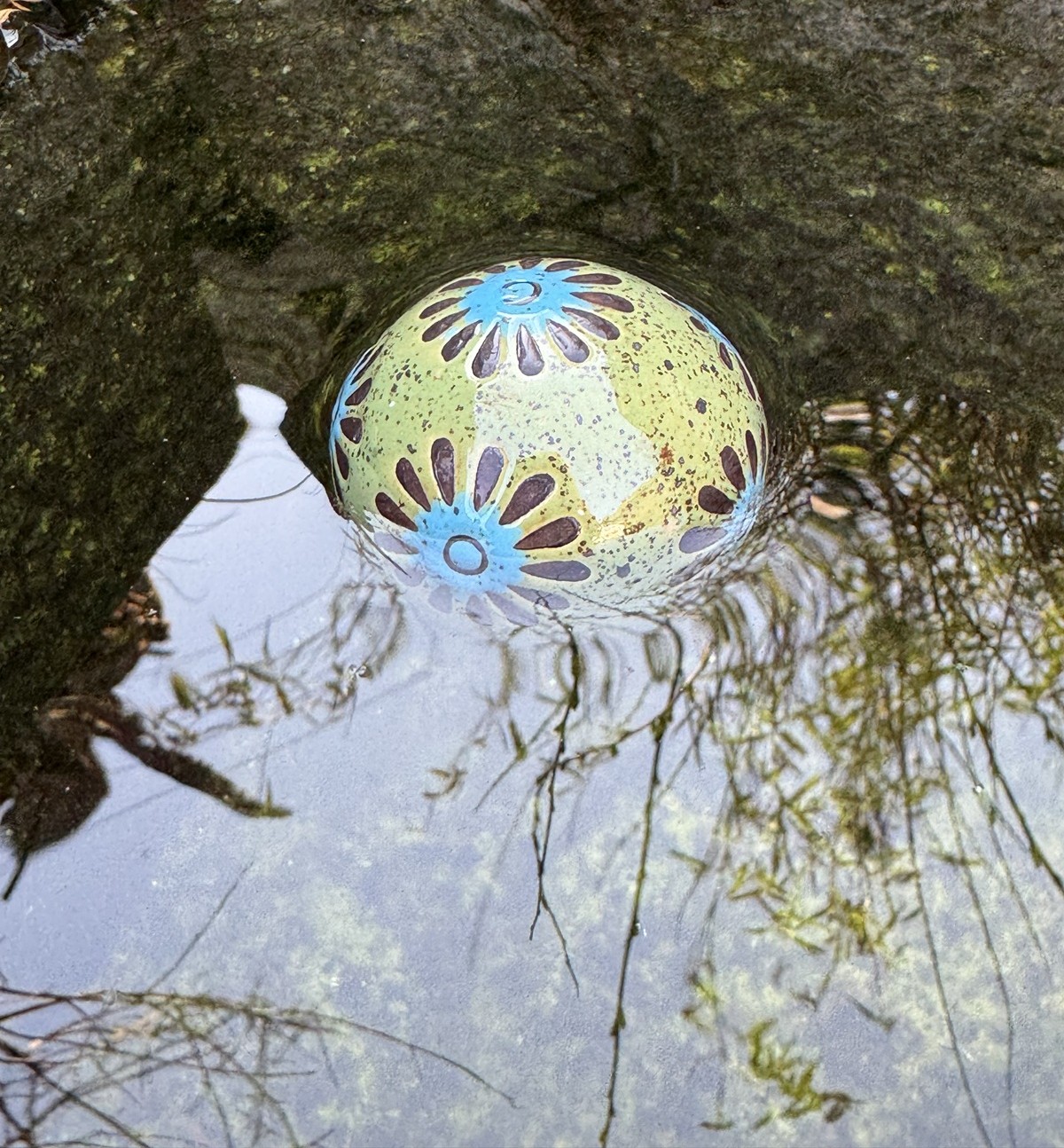 Keramik Schwimmkugel Blüte klein grün/blau - Durchmesser 4 cm