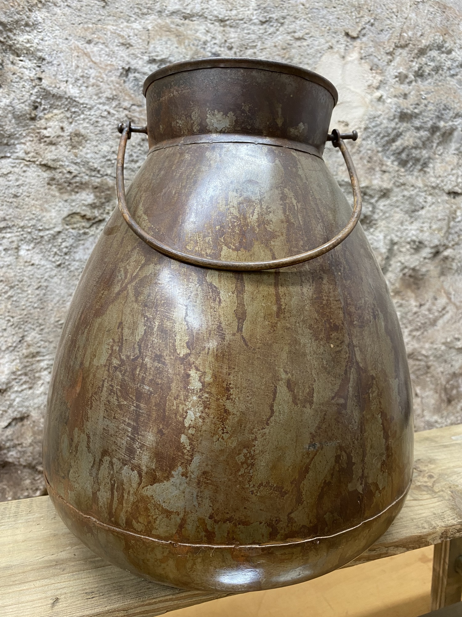 Eisen Kanne Nostalgie braun mit Henkel - Höhe 34 cm