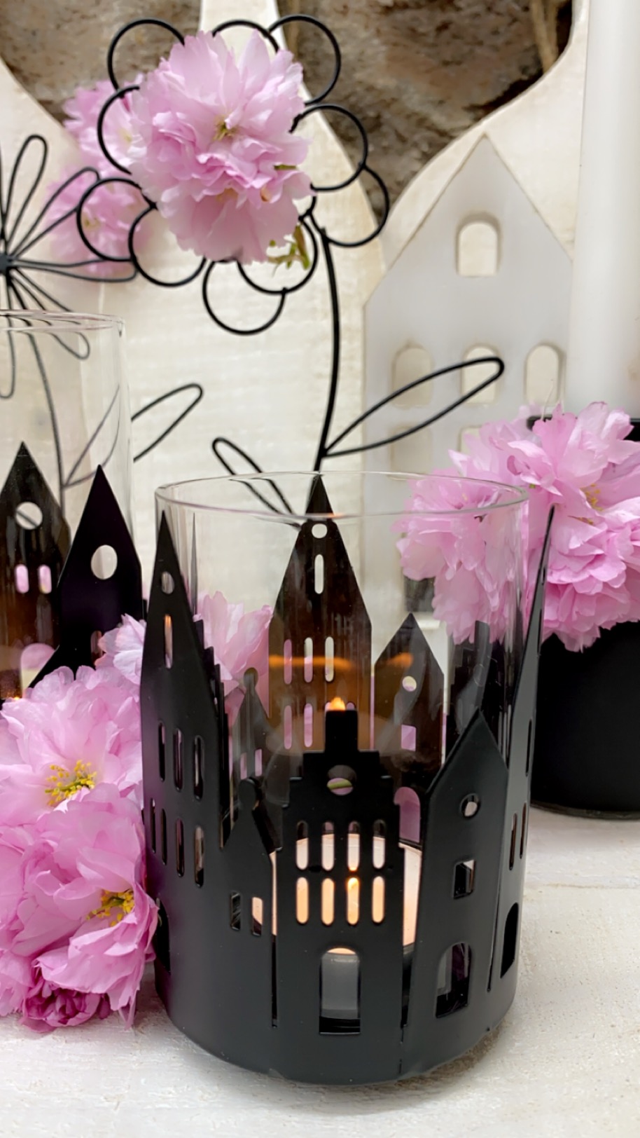 Metall Häuser schwarz groß mit Windlichtglas - Höhe 13,5 cm