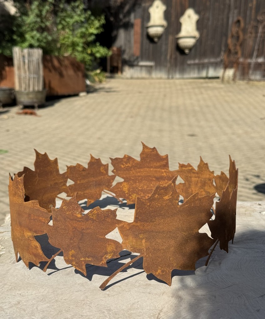 Edelrost Deko-Ring mit Ahornblättern - Durchmesser 30 cm