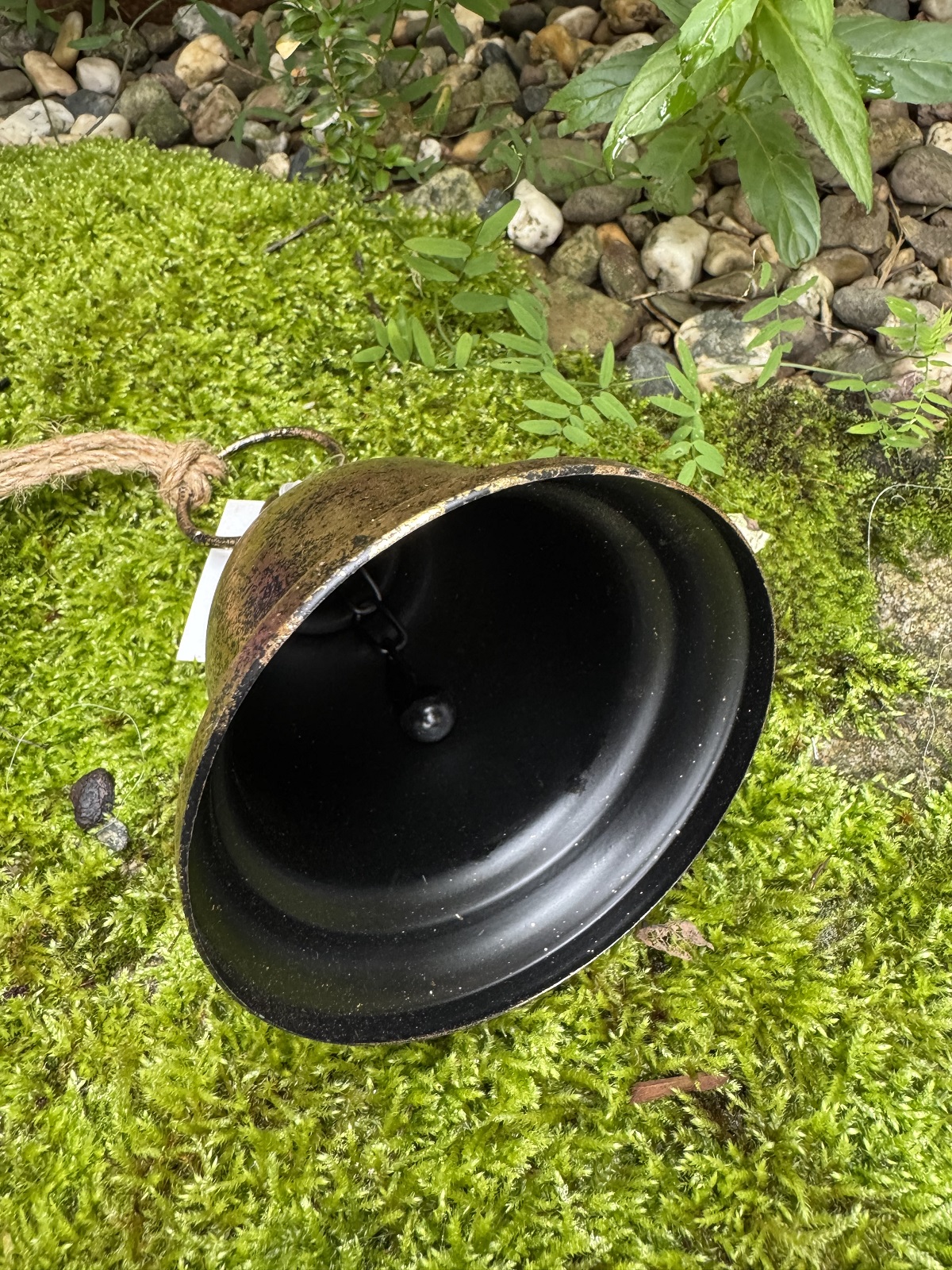 Metall Glocke bauchig Gold patiniert an Ring & Seilkordel Höhe 12 cm ohne Kordel
