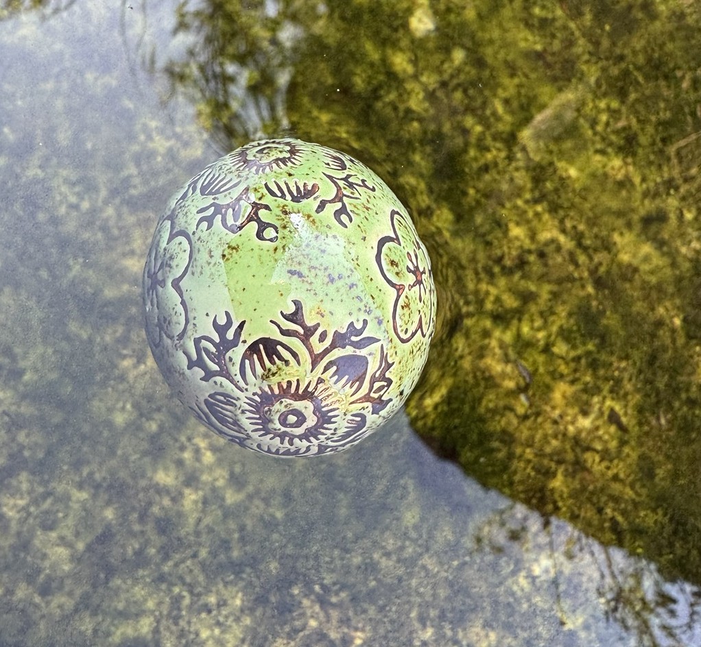 Keramik Schwimmkugel Blüte klein mintgrün - Durchmesser 4 cm