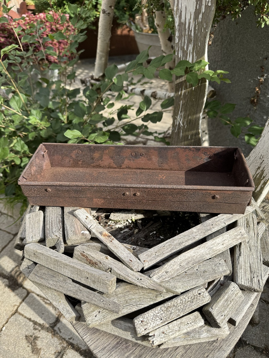 Vintage Eisenkasten Ruma länglich mit Henkeln - Länge ca. 21 cm