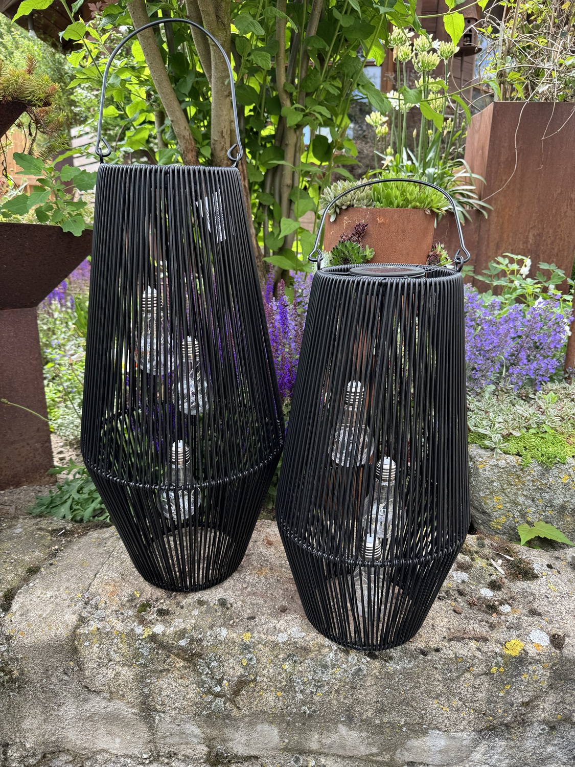 Outdoor Laterne Schwarz mit 3 Solar-Birnen | Höhe 45 cm