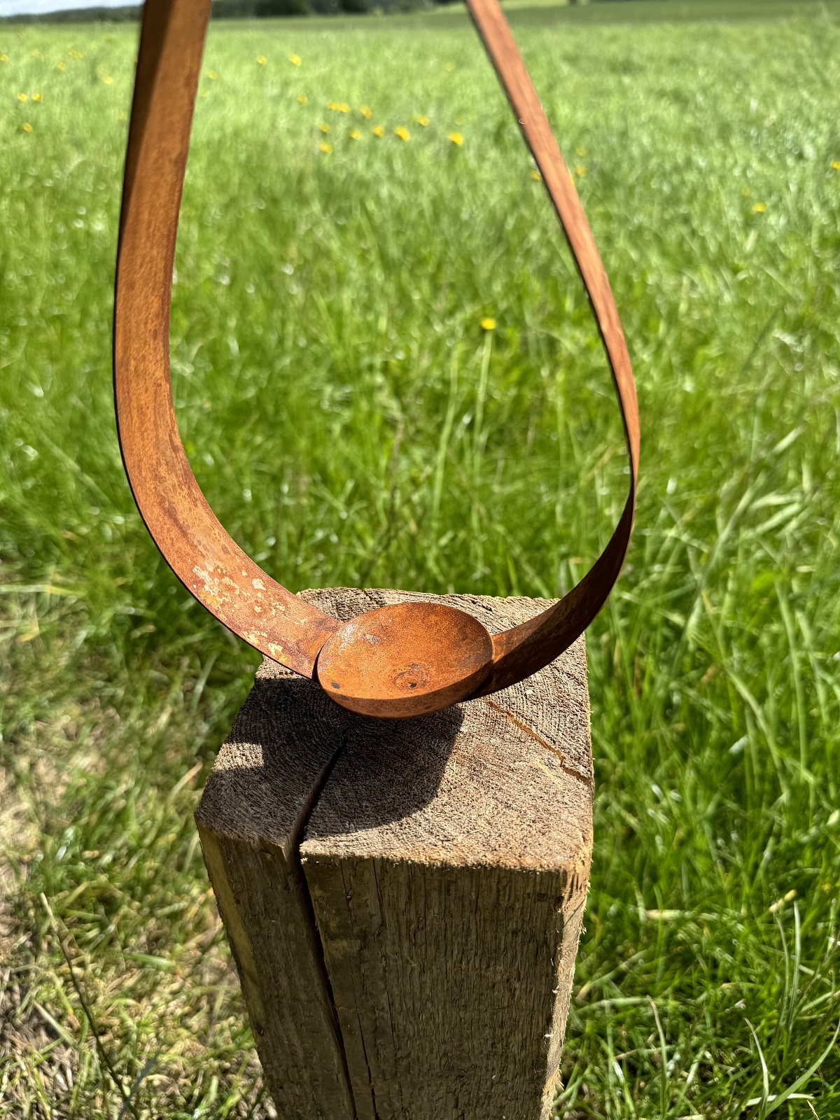 Edelrost Flamme groß offene Form mit Kerzenteller und Schraube - Höhe 31 cm
