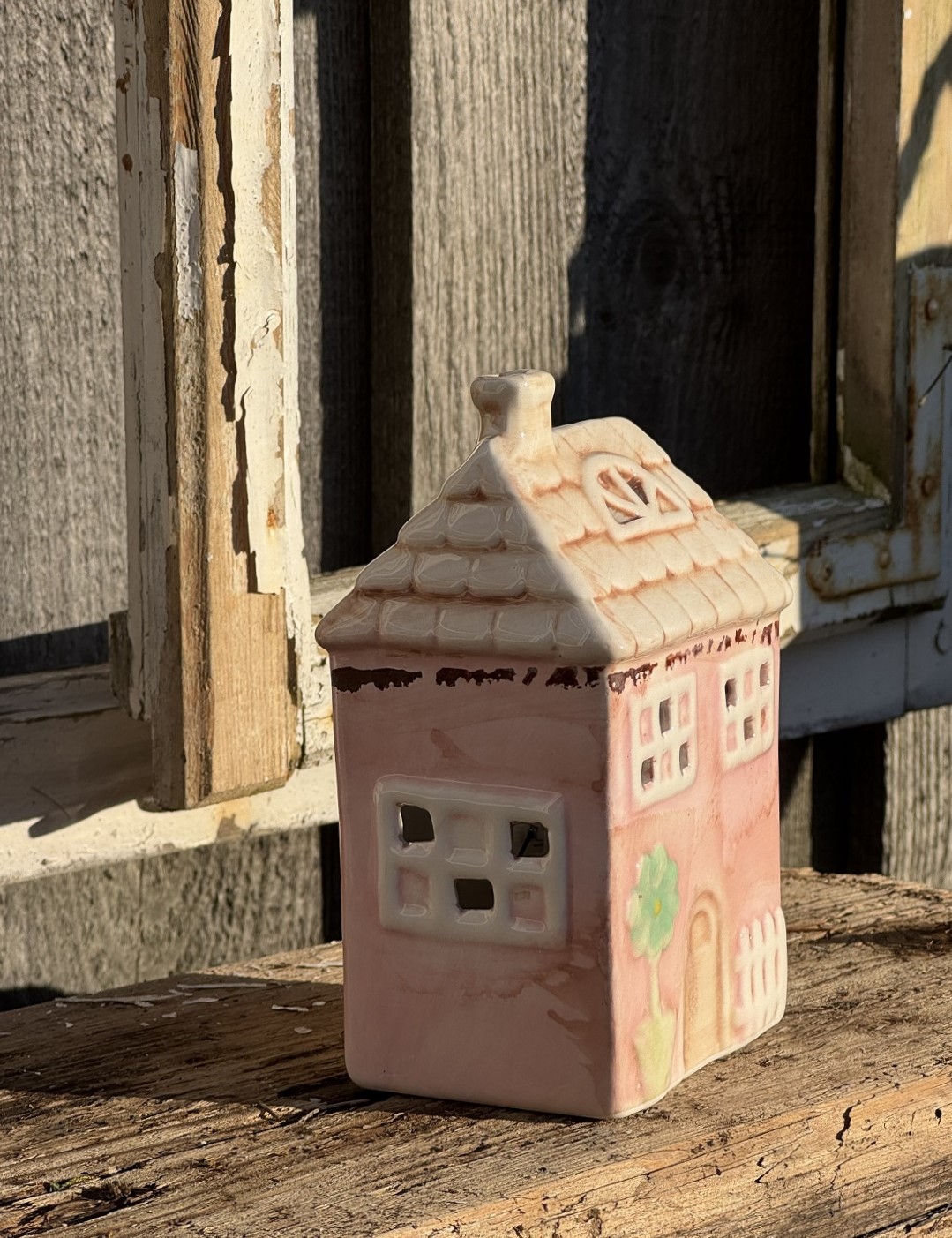 Keramik Haus rosa pastellfarben mit LED Beleuchtung und Timer - Höhe 15 cm Kopie