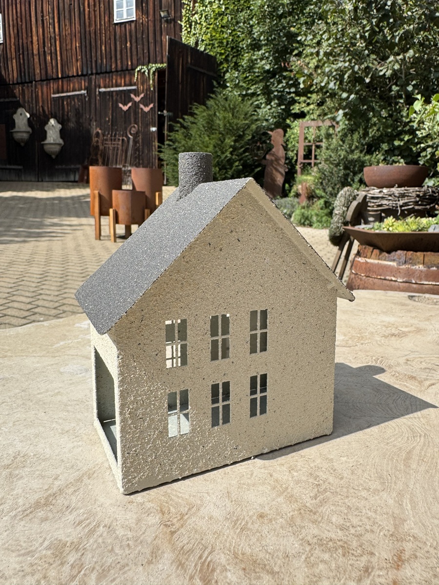 Metall Windlicht Haus creme/grau - Höhe 16 cm