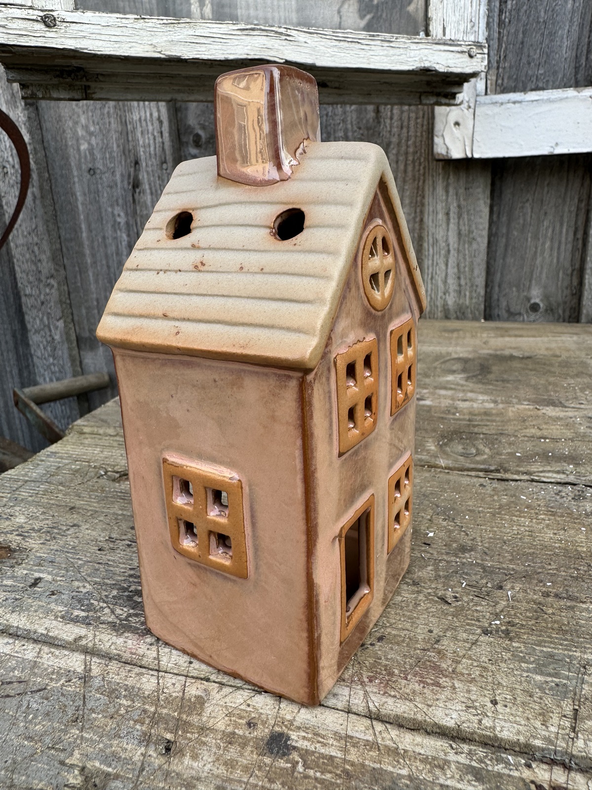 Keramik Windlicht Häuschen Dorfidylle rosa/braun - Höhe 16 cm