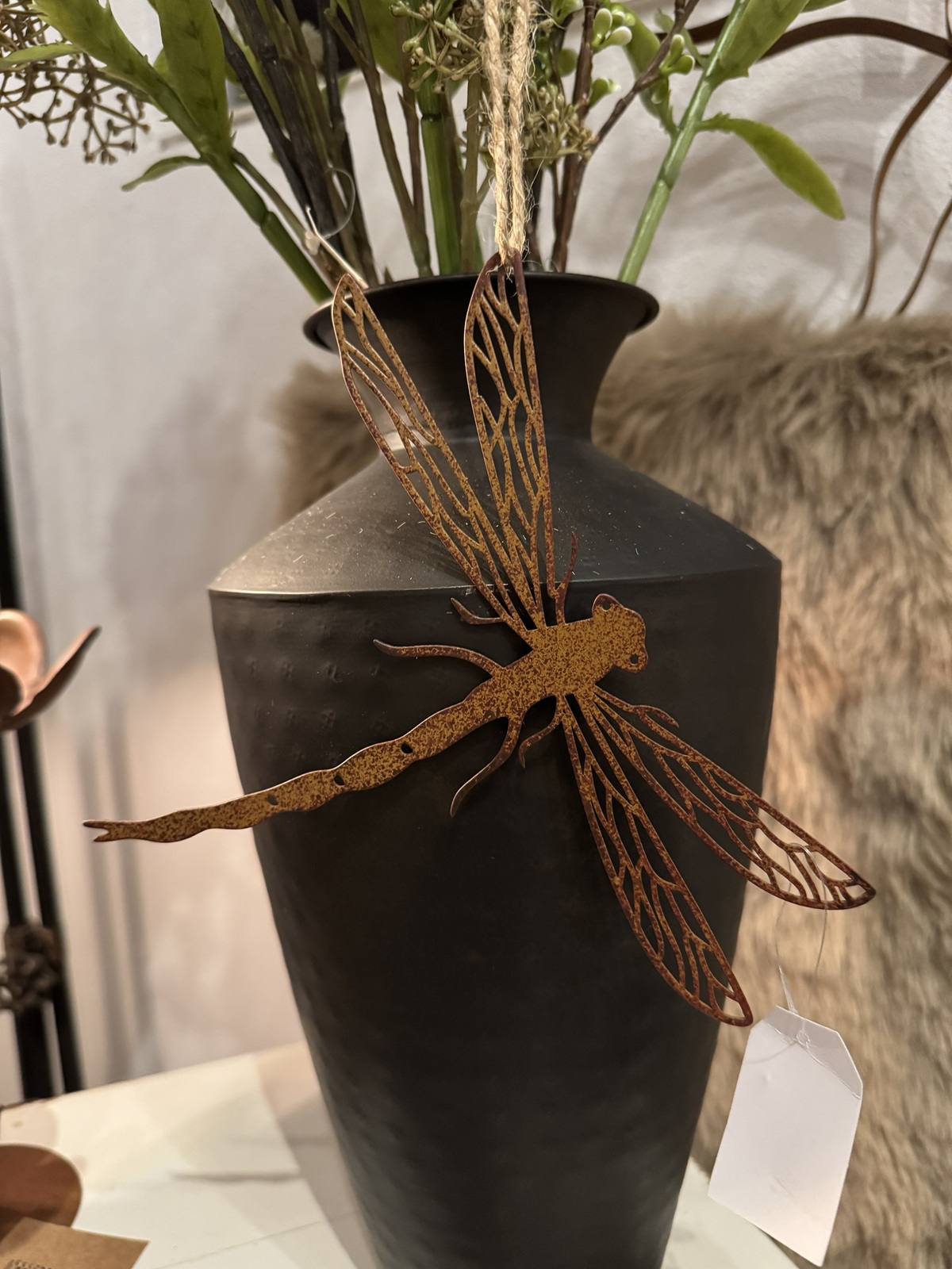 Rostoptik Libelle mit Rissmuster zum Hängen - Höhe 18 cm