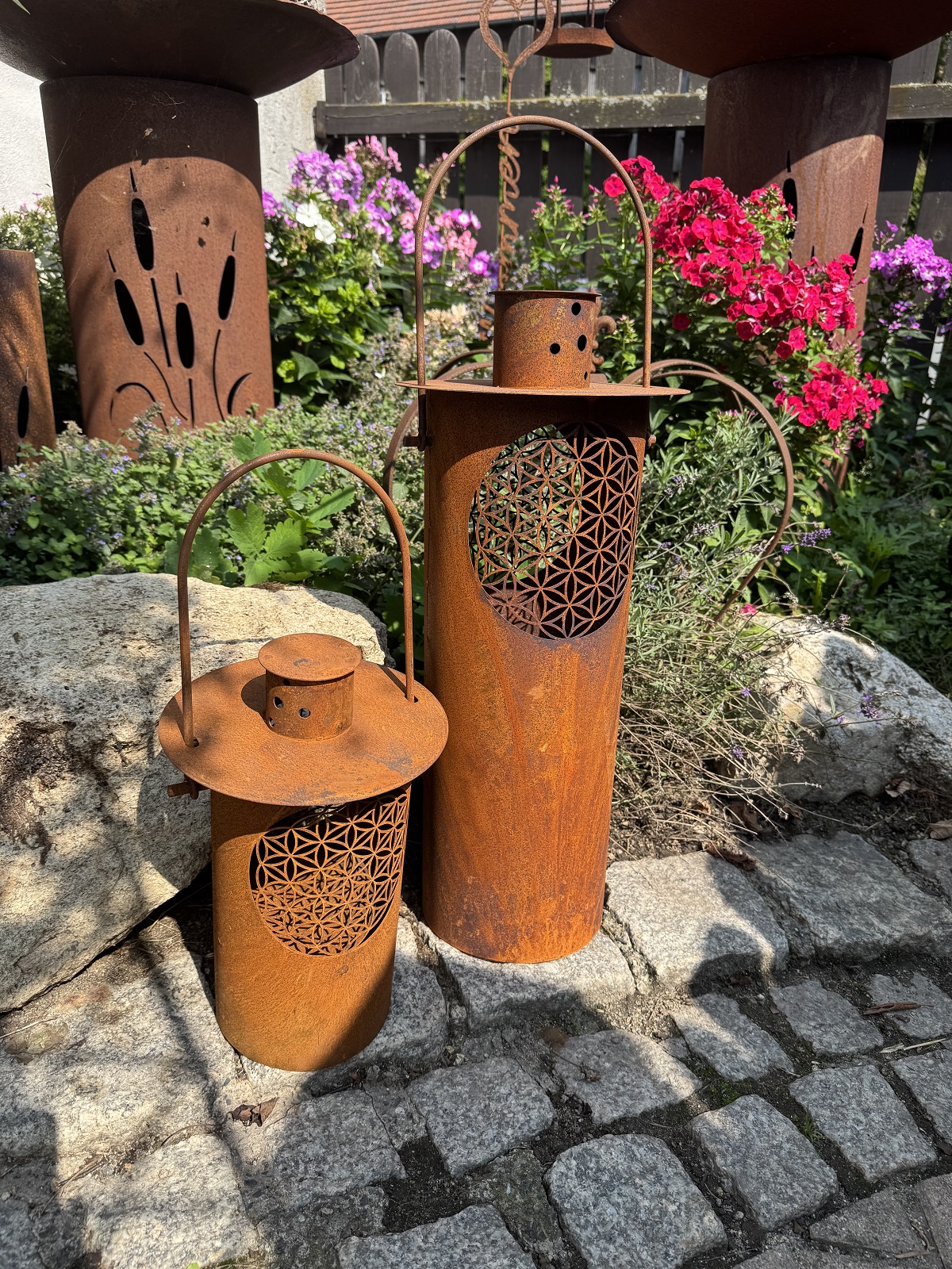 Edelrost Laterne groß zum Hängen mit Motiv Blume des Lebens - Höhe ohne Henkel ca. 58 cm