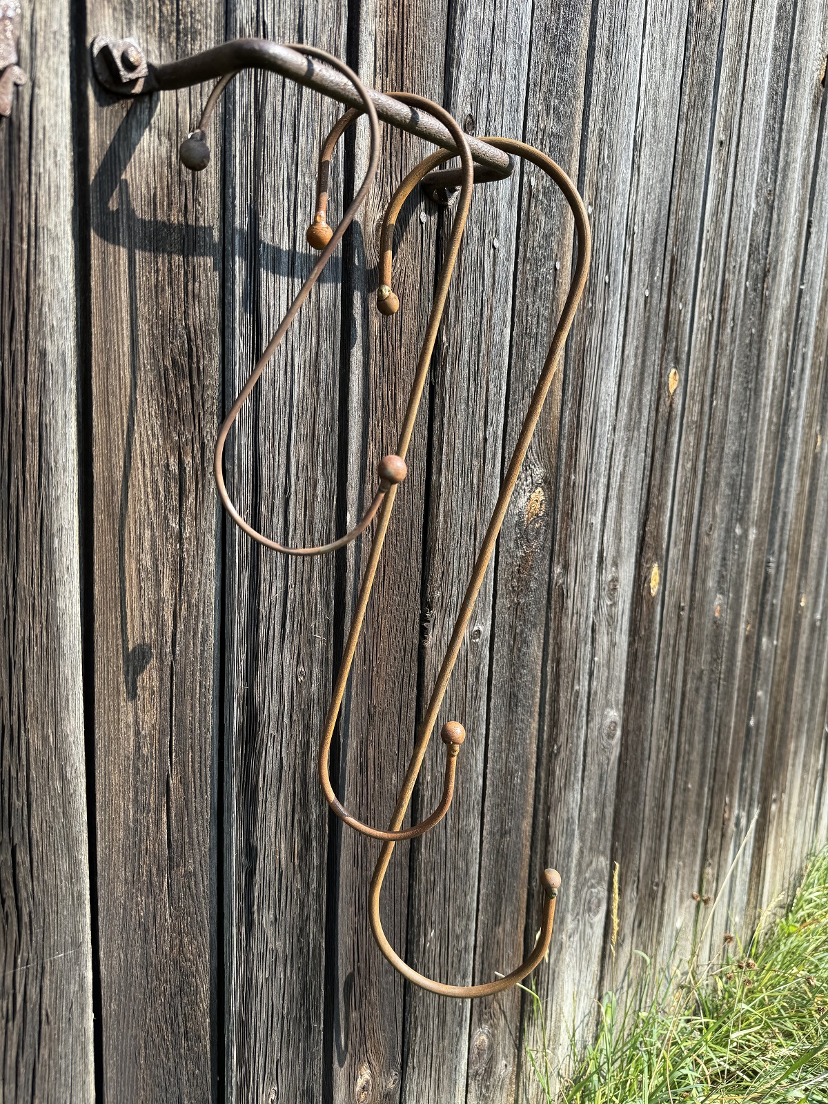 Edelrost Haken in S-Form mit Zierkugeln - Höhe 60 cm