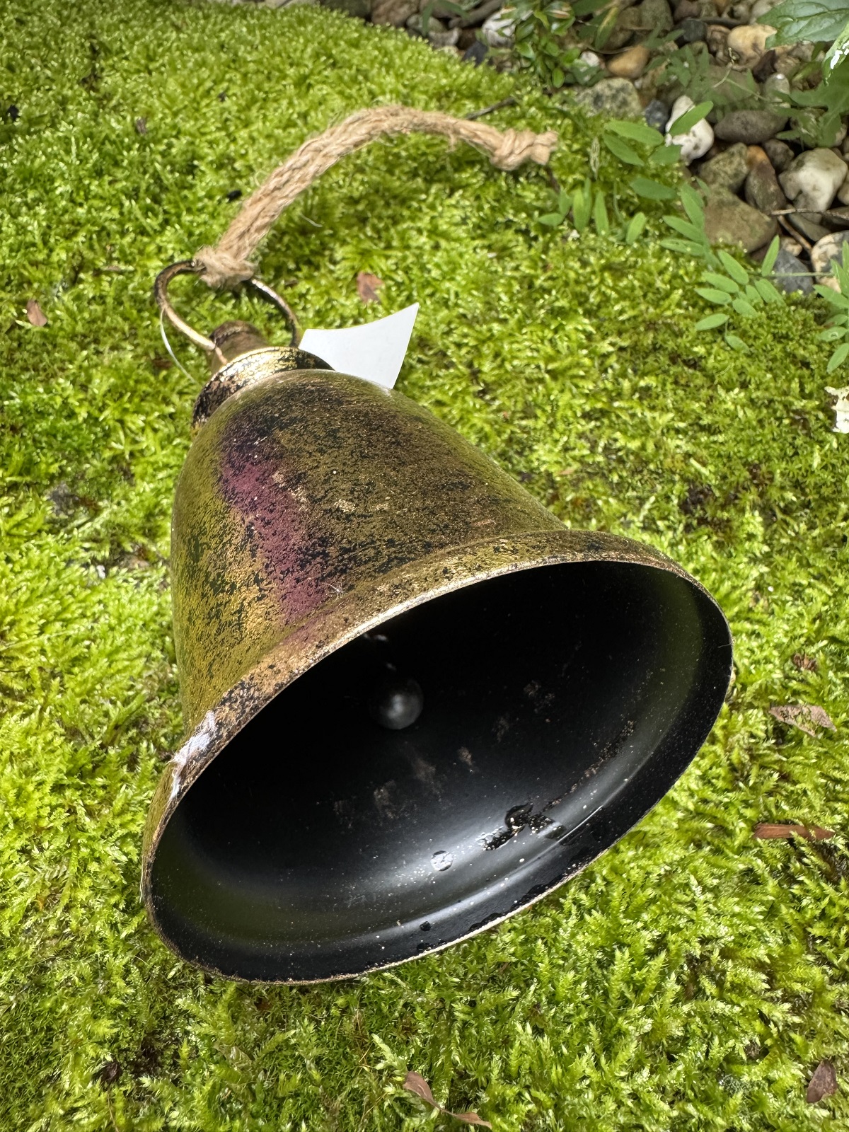 Metall Glocke länglich Gold patiniert an Ring & Seilkordel Höhe 16 cm ohne Kordel