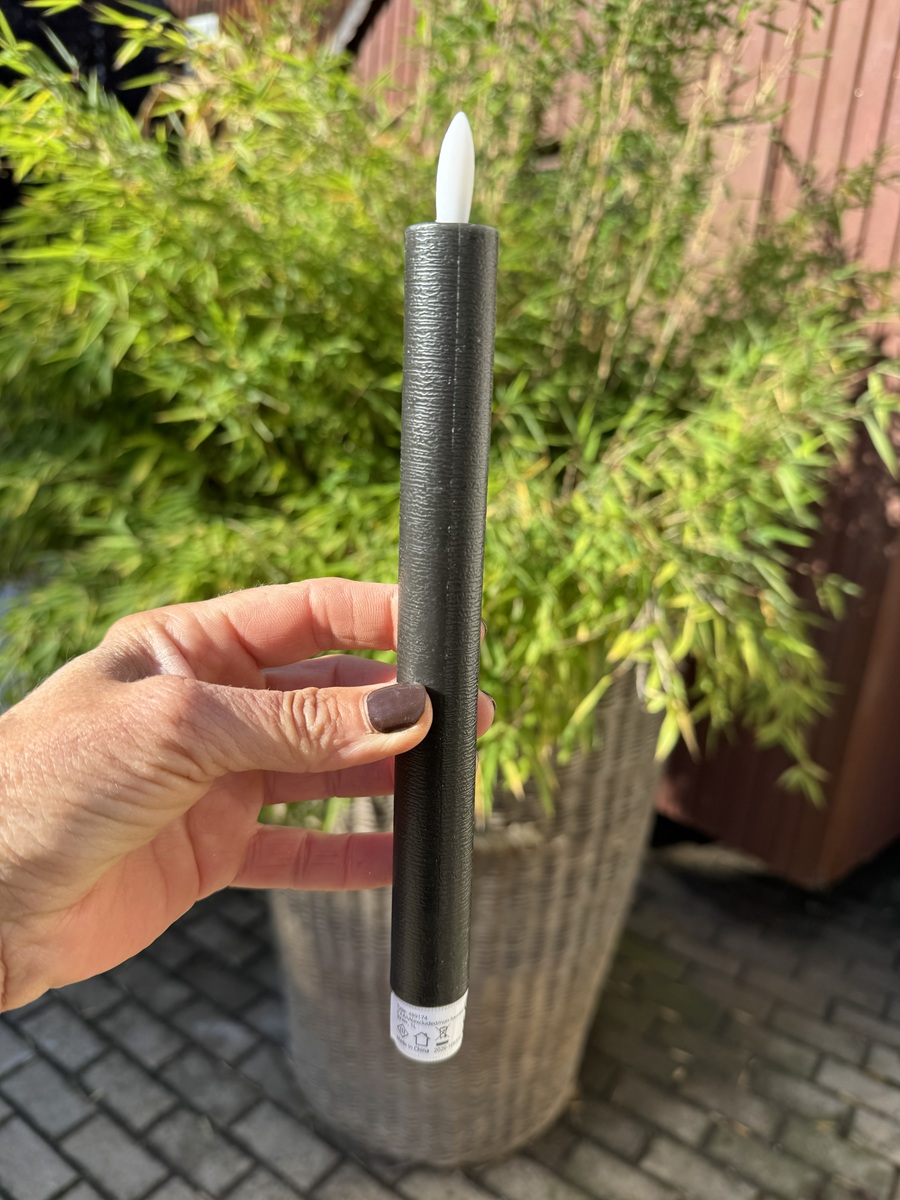 LED Echtwachs Stabkerze Schwarz - Höhe 24,5 cm