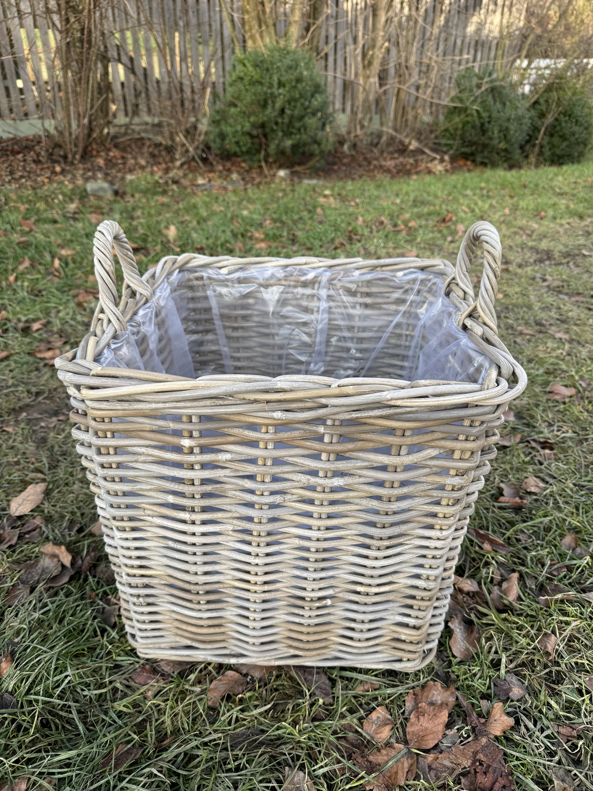 Outdoor Rattankorb mittel eckig mit Henkeln und Folie - Durchmesser 41 cm