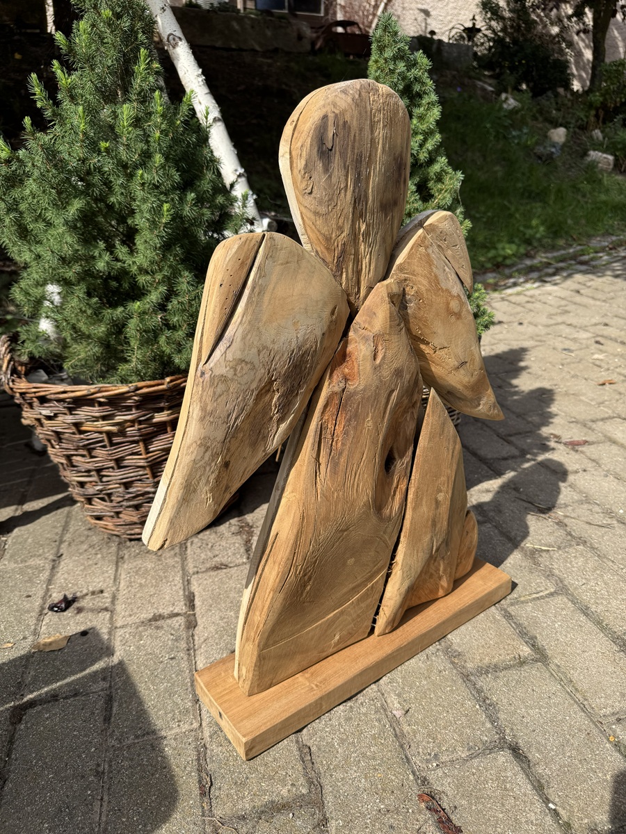 Teak Holz Engel groß auf Bodenplatte - Höhe ca. 62 cm