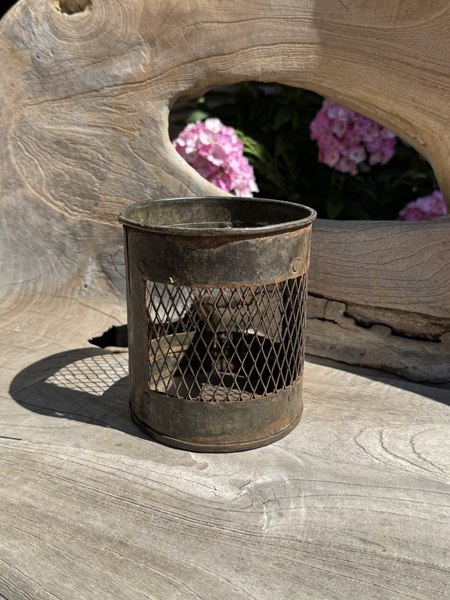 Vintage Eisen Windlicht mit Drahtmuster - Höhe ca. 13,5 cm