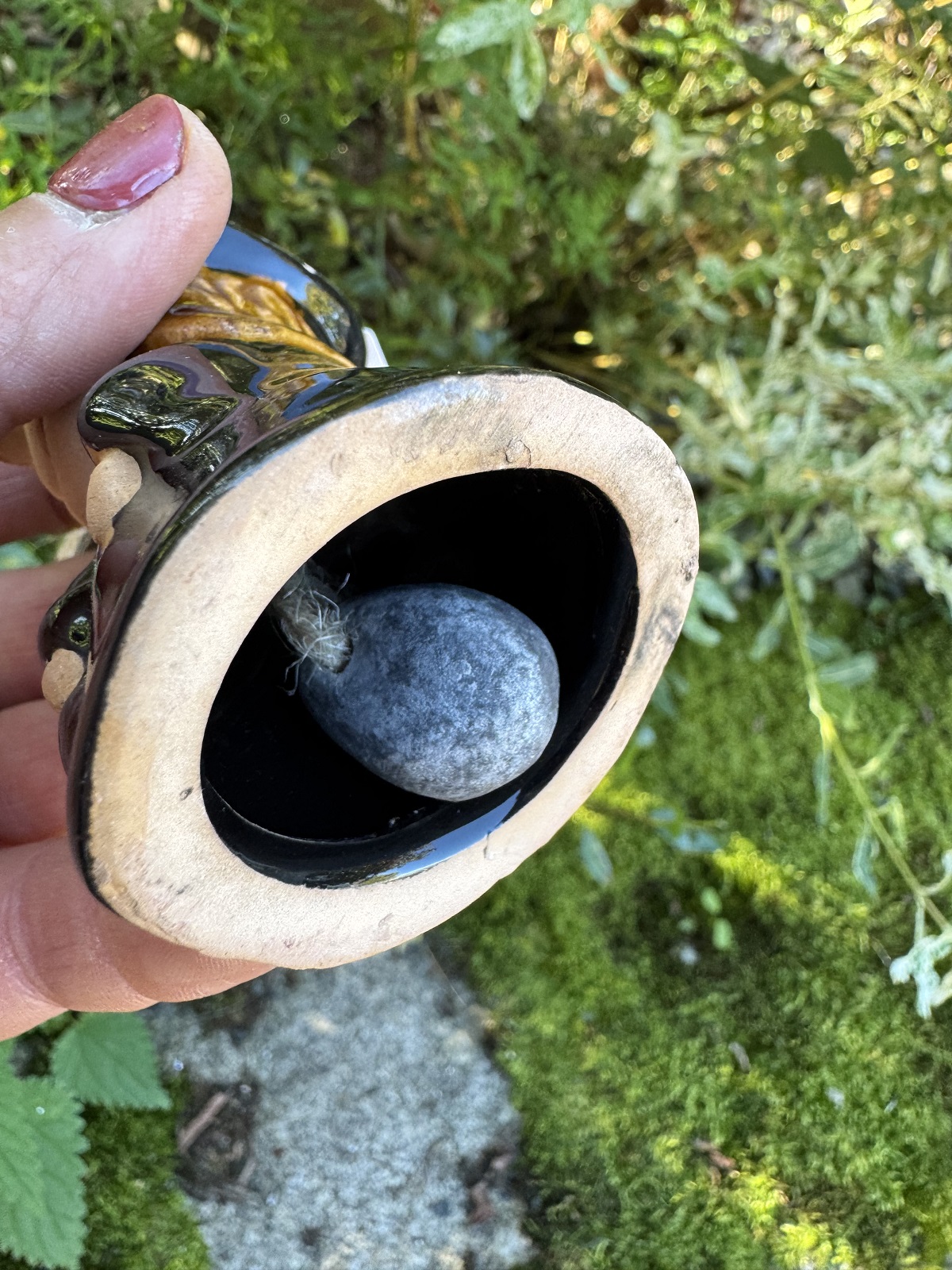 Keramik Glöckchen Hexe mit Kater - Höhe ca. 10 cm