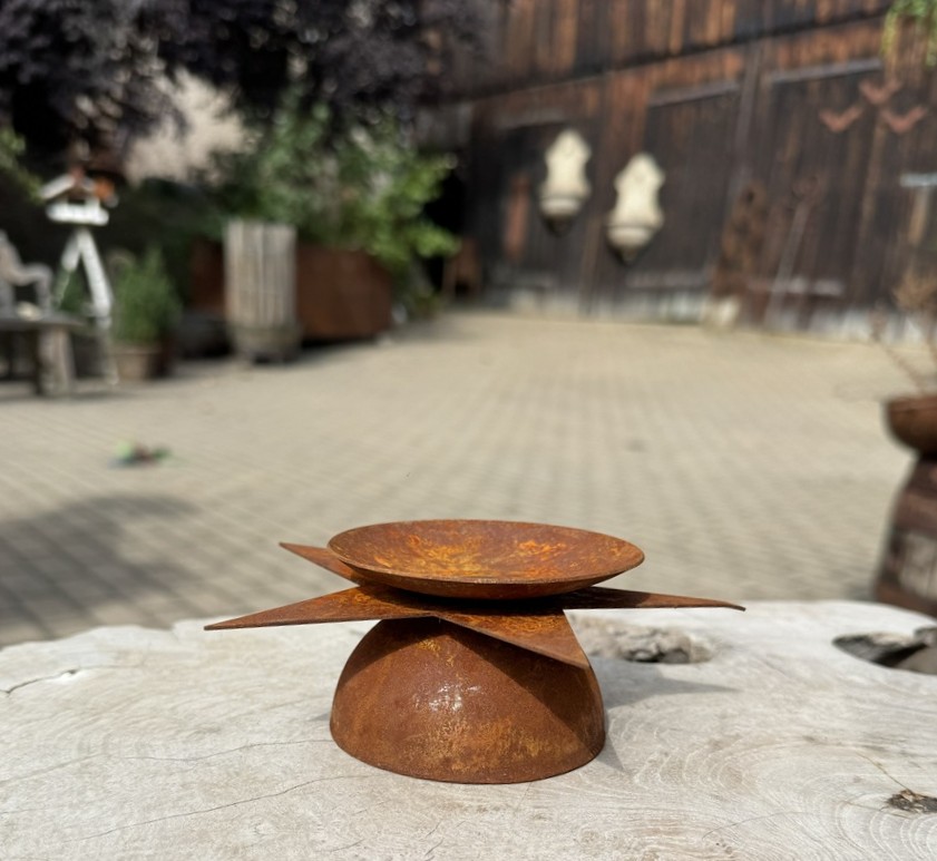 Edelrost Stern Ø 15 cm mit Halbkugelschale auf Bodenplatte (beidseitig dekorierbar)