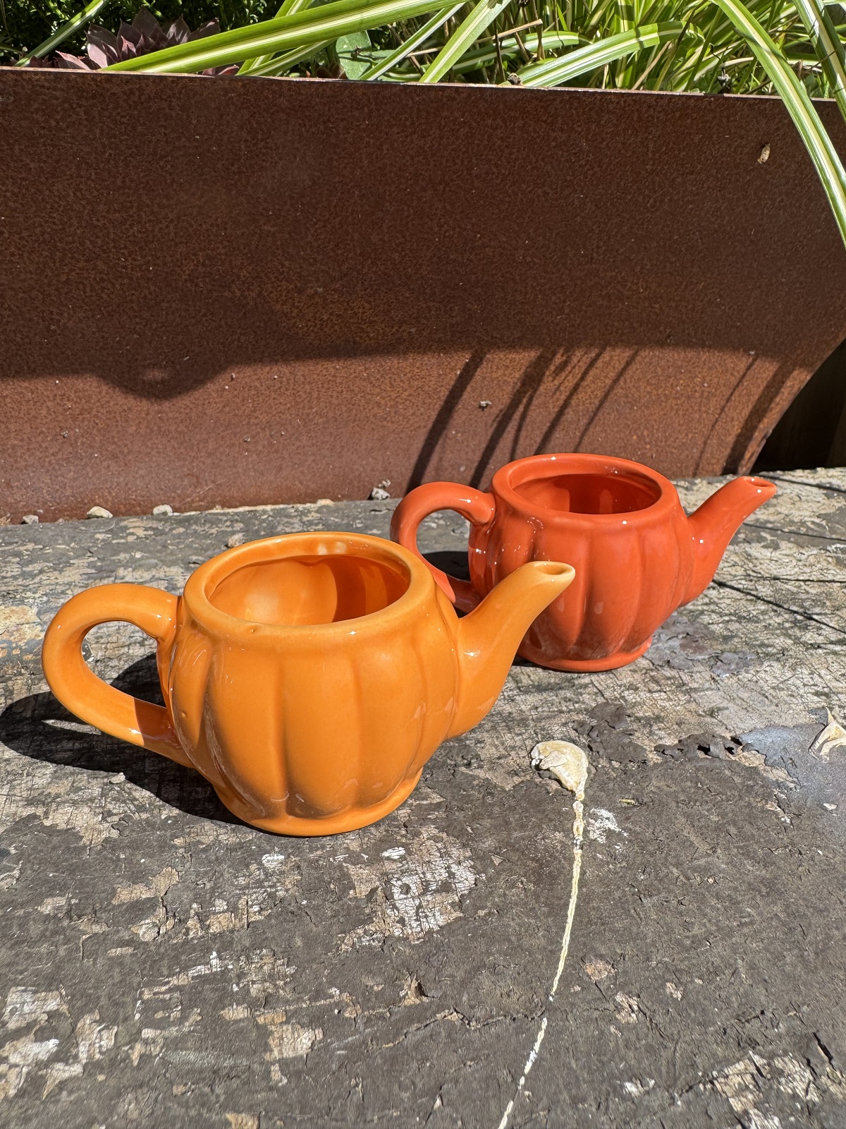 Keramik Teekännchen Kürbis dunkelorange - Länge 11,5 cm