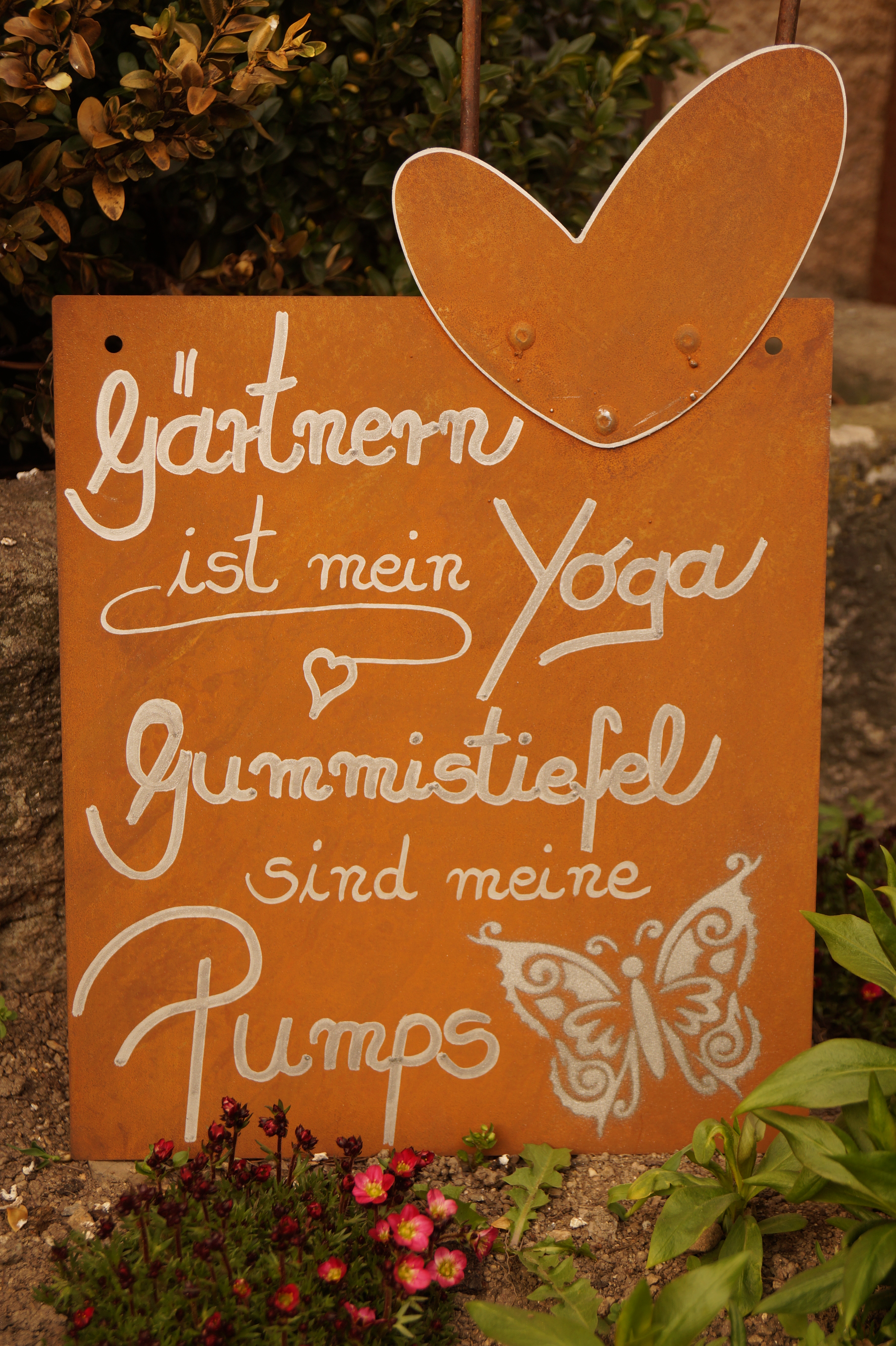 Edelrost Tafel mit Herz - Gärtnern ist mein Yoga