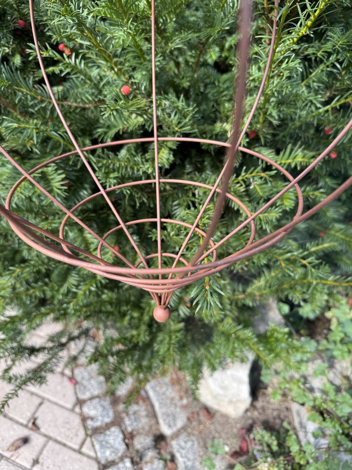 Rostoptik Drahtkrone groß an Kette - Durchmesser 31 cm
