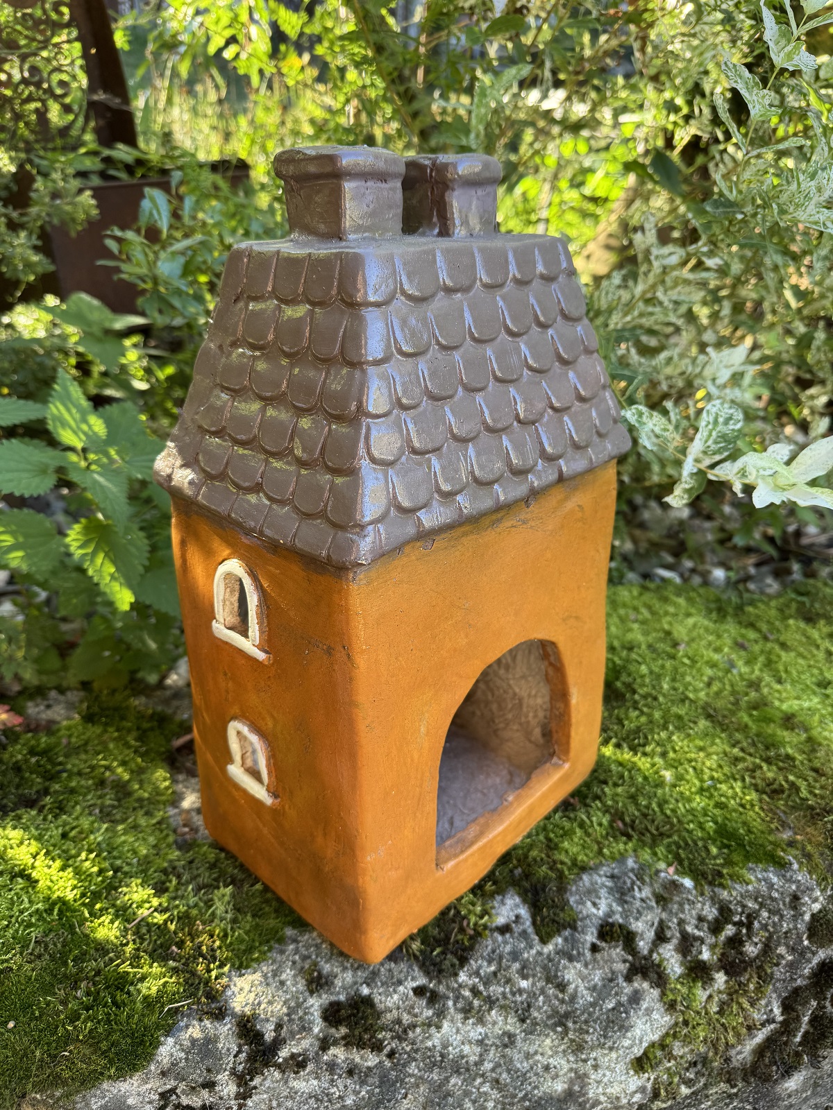 Windlicht Haus Villa Landblick orange mit Giebelfenstern - Höhe 37 cm