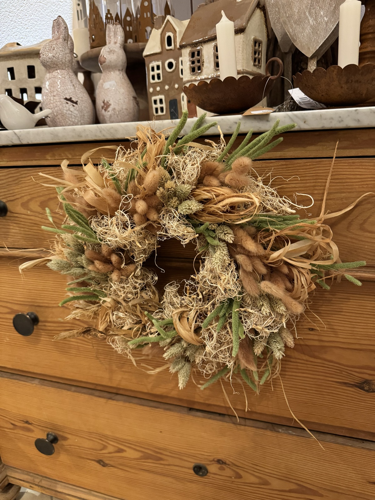 Kranz (14) mit Trockenblumen, Naturmaterial in Grüntönen - Durchmesser ca. 30 cm