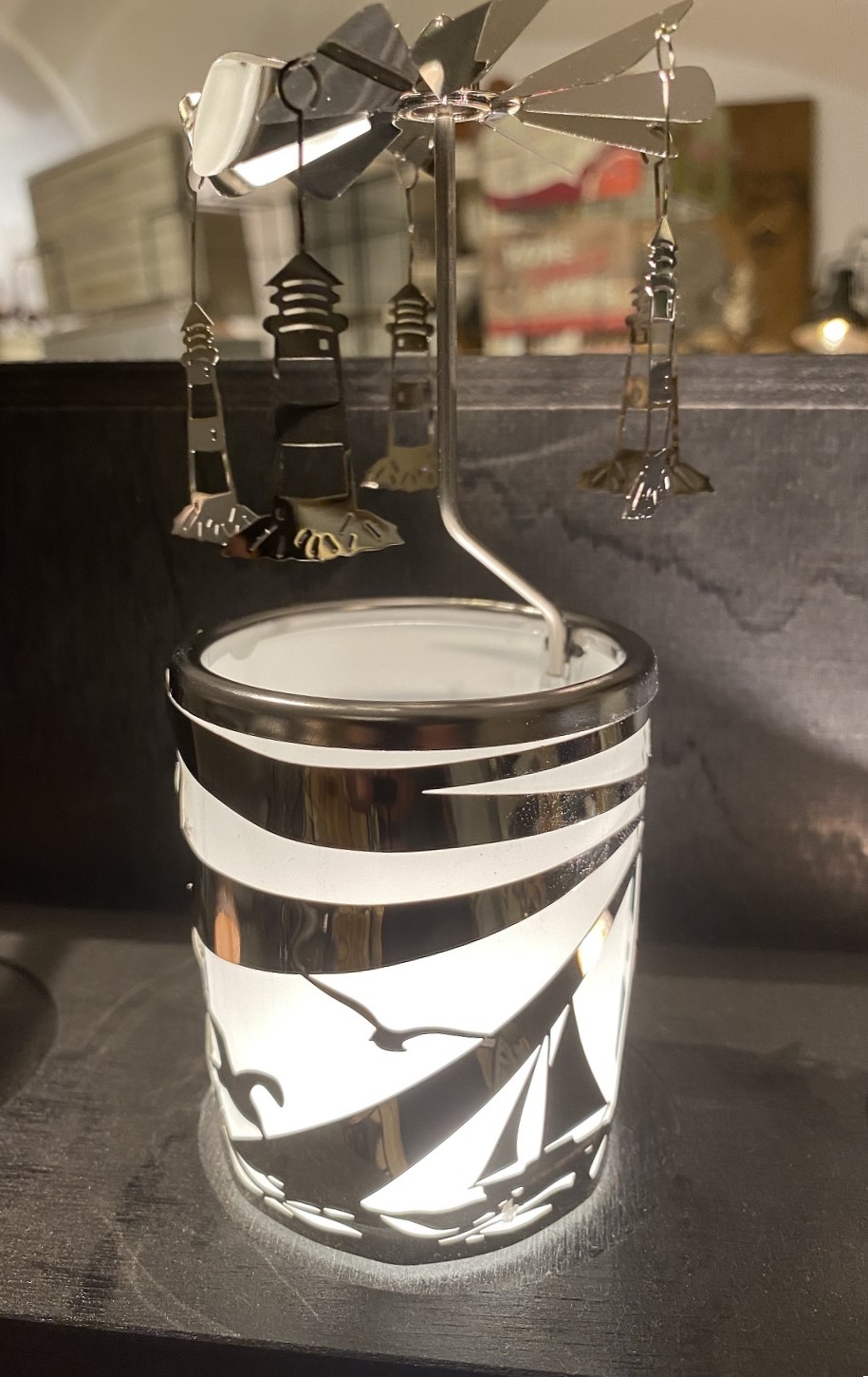 Glaskarussell Leuchtturm Teelichthalter mit Propeller - Höhe 16 cm