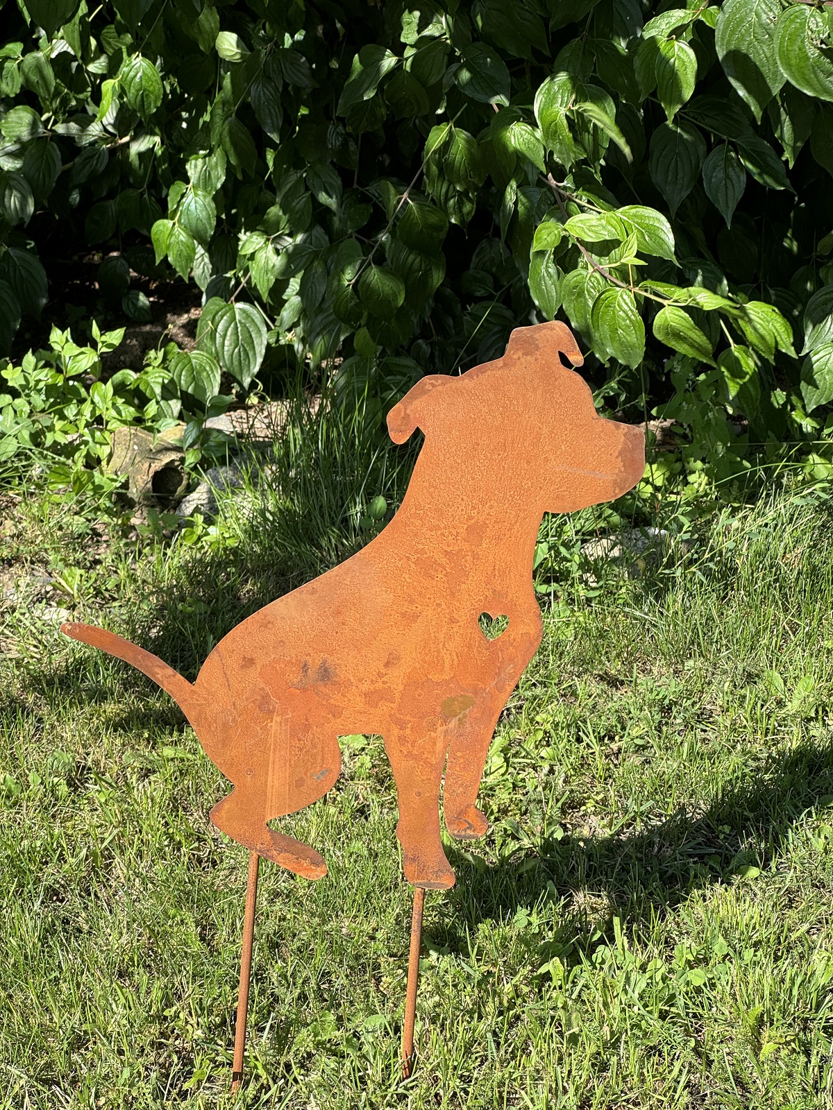 Edelrost Hund Strolchi auf Stab - Gesamthöhe 55 cm