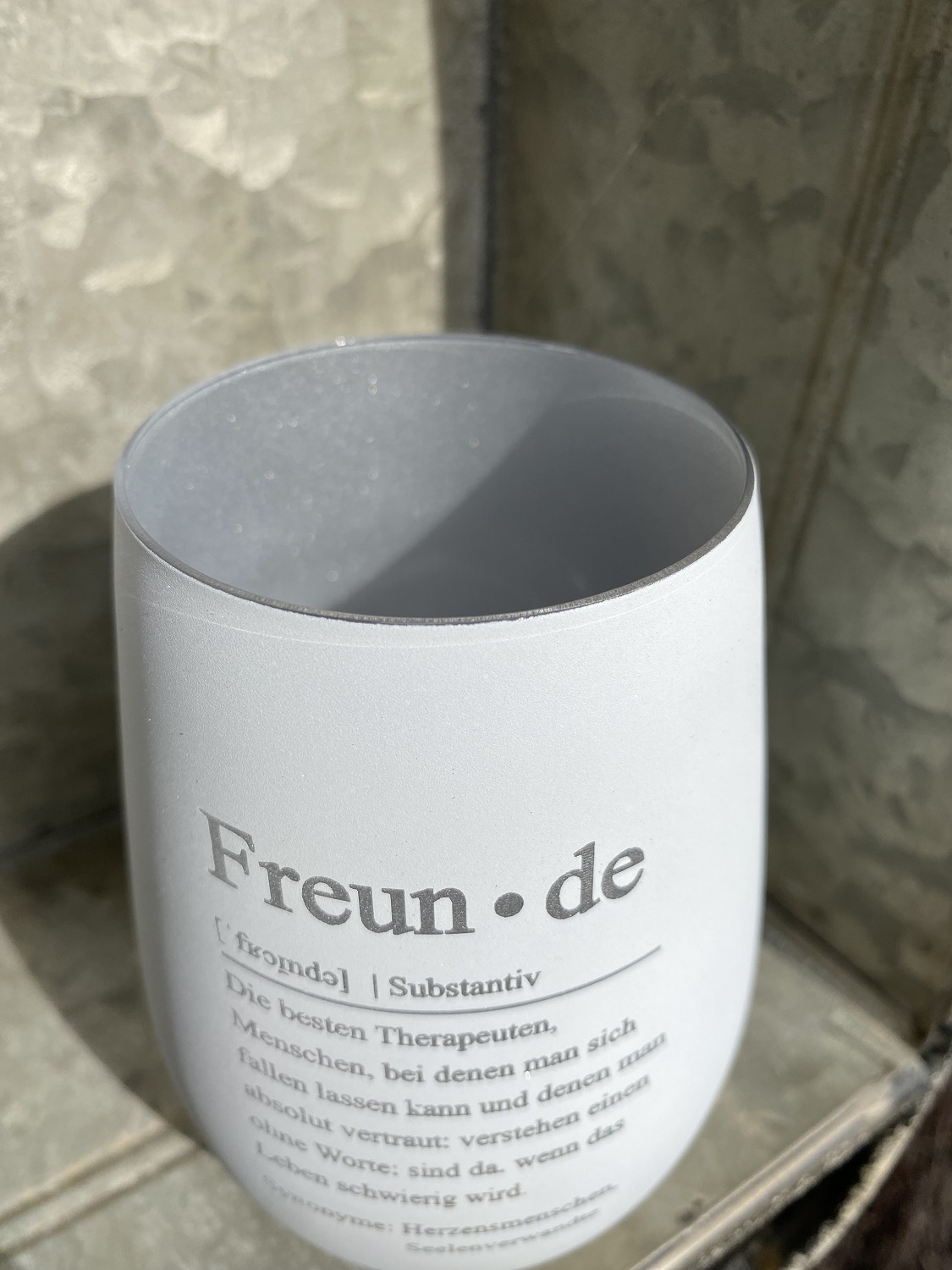 Gravur Windlicht Substantiv Freunde  weiß/silber - Höhe 12 cm