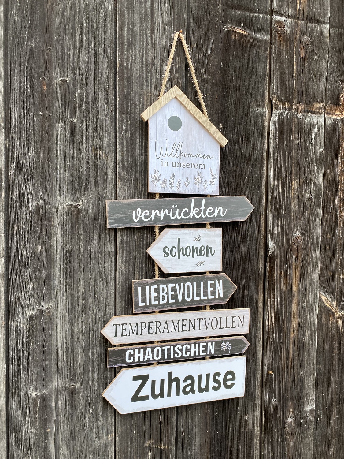 MDF Schild Bretteroptik weiß/schwarz Willkommen in unserem Zuhause - Höhe 70 cm