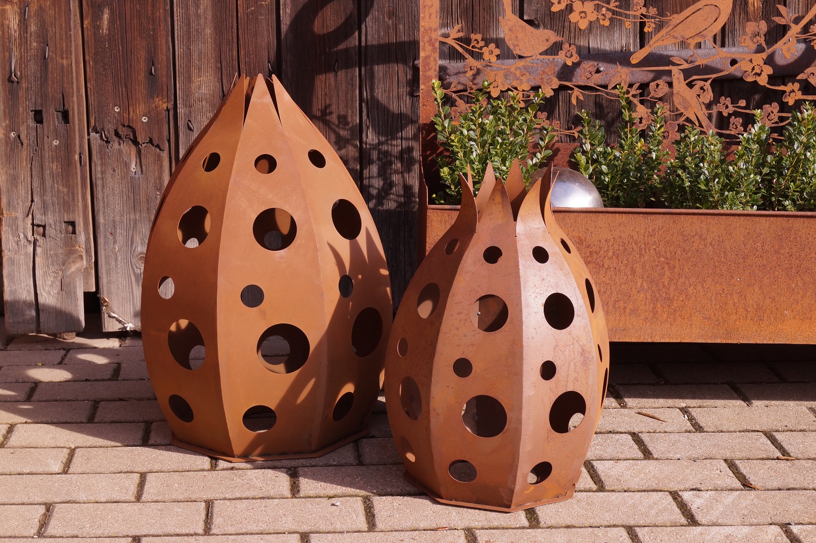 Edelrost Windlicht Zwiebelform mit Punkten groß - Höhe 50 cm