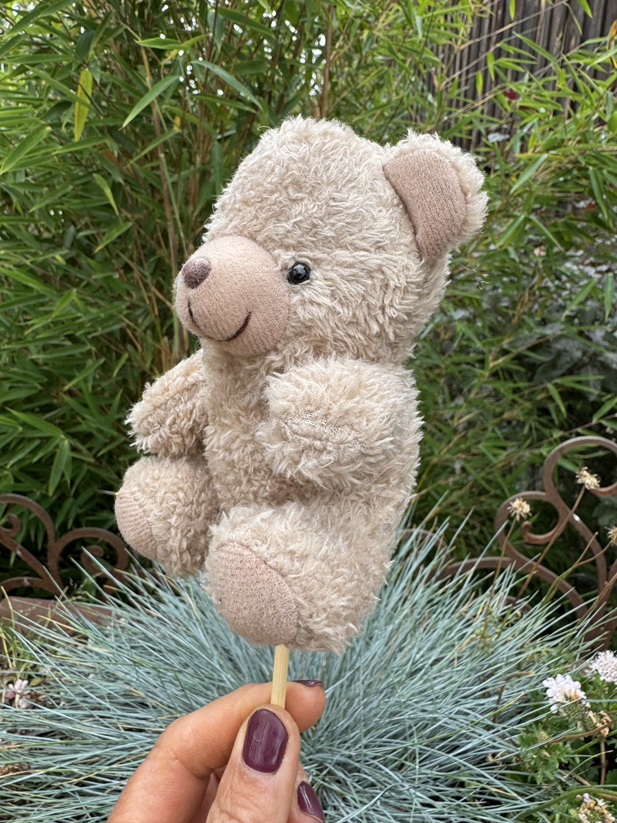 Stoff Teddybär braun auf Holzstab - Höhe 10 cm + Stab