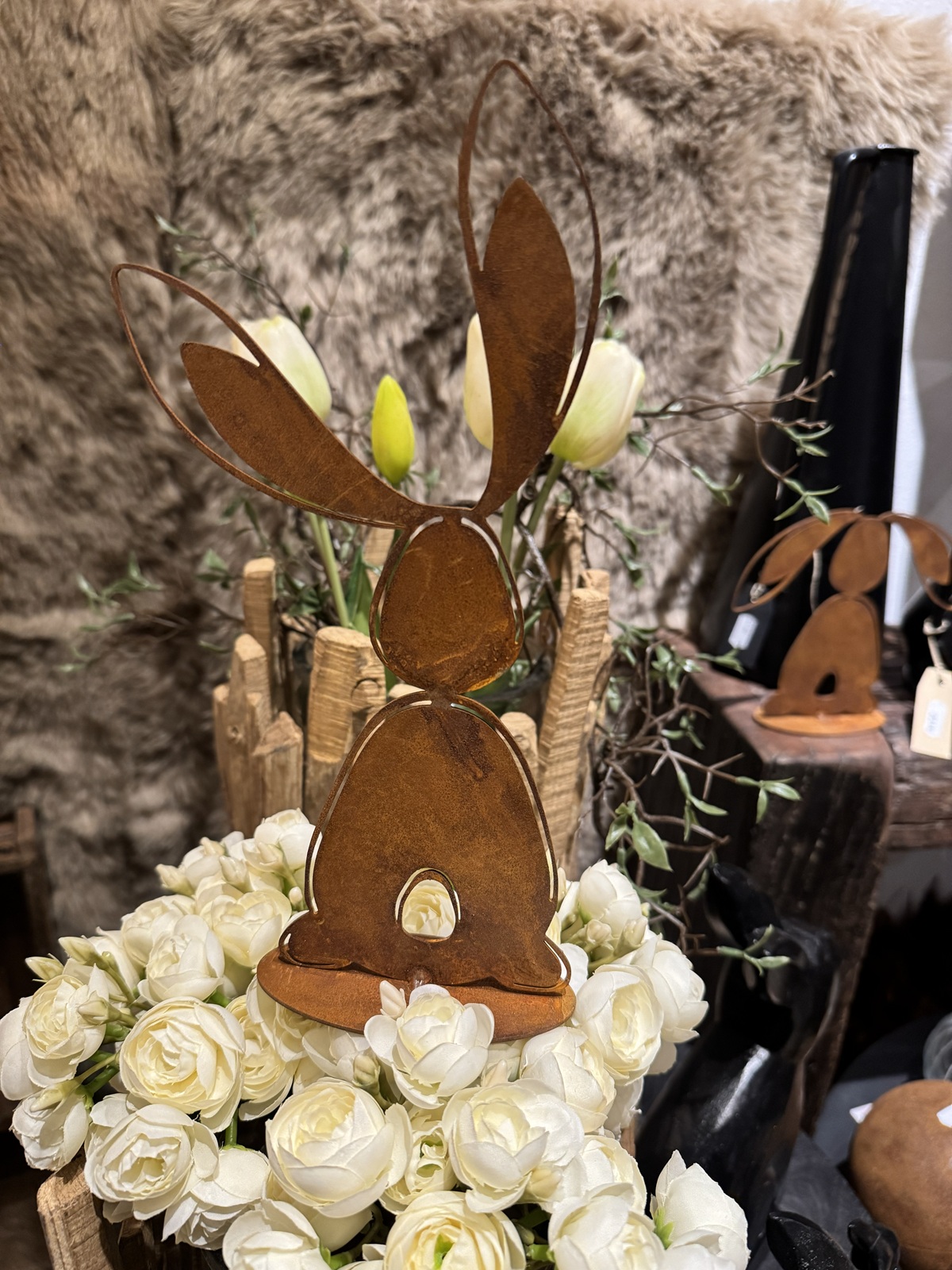 Edelrost Hase mit leicht seitlichen Ohren - Höhe 25 cm