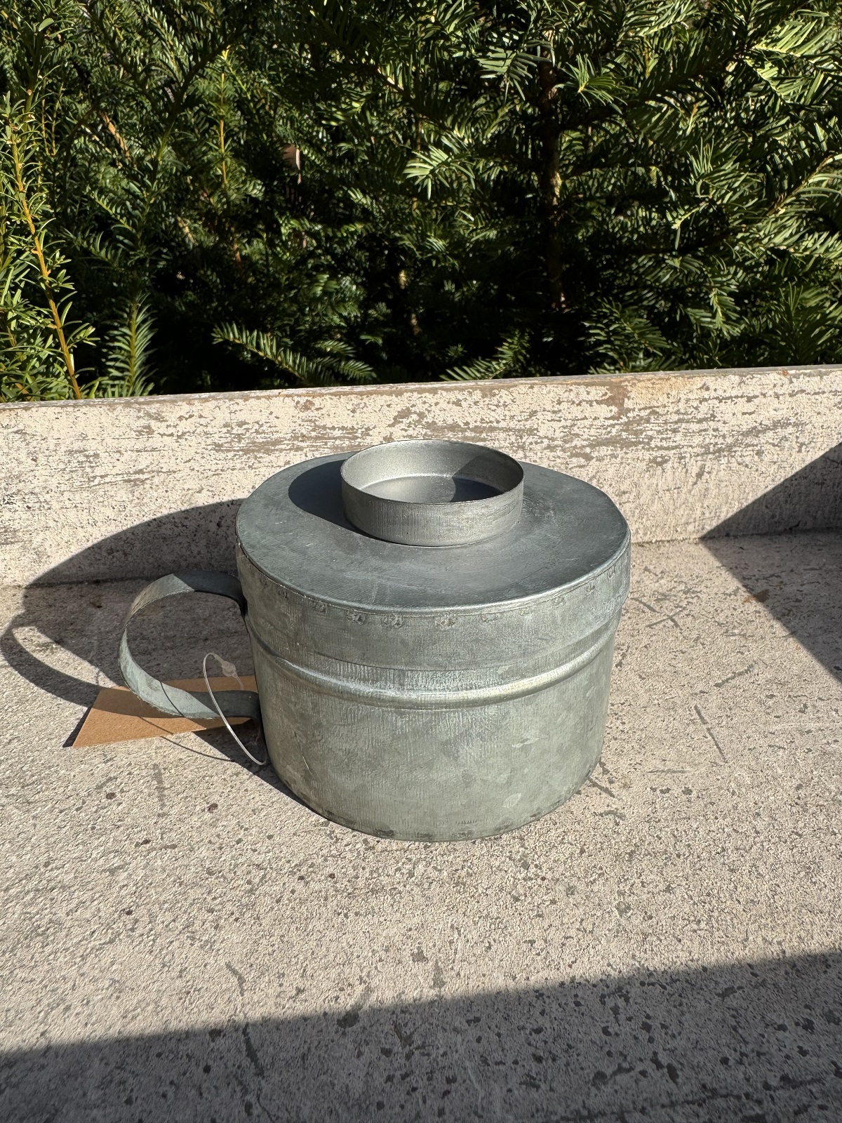 Eisenblech Dose mit Henkel für Teelichter - Höhe 7 cm